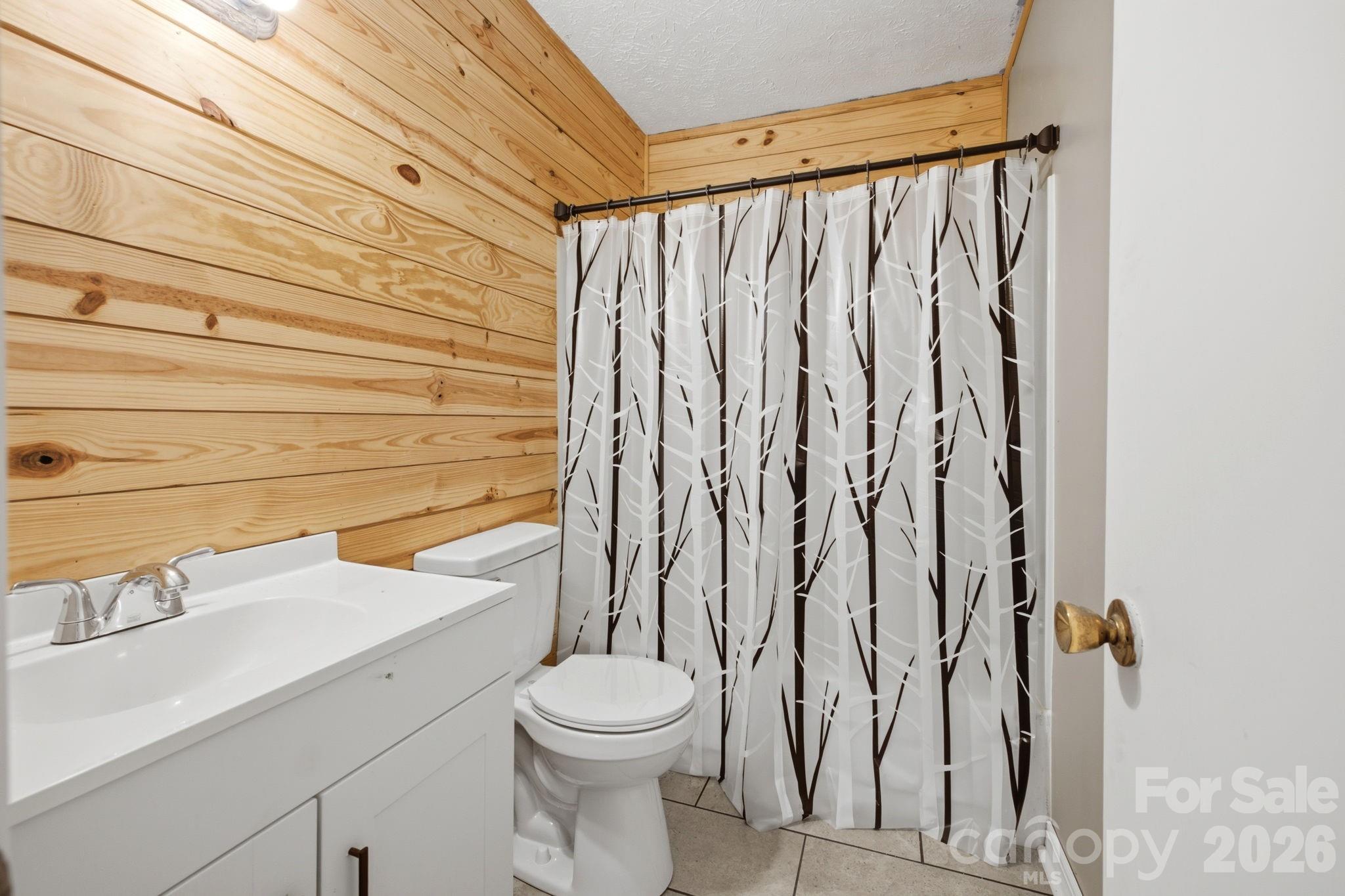 1050 21st Avenue NW #6 — Hickory