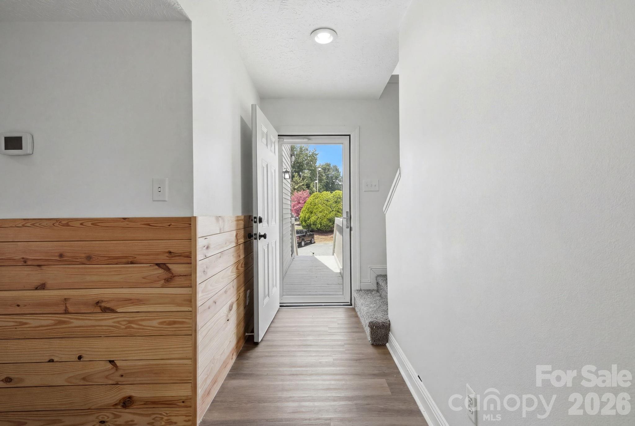 1050 21st Avenue NW #6 — Hickory