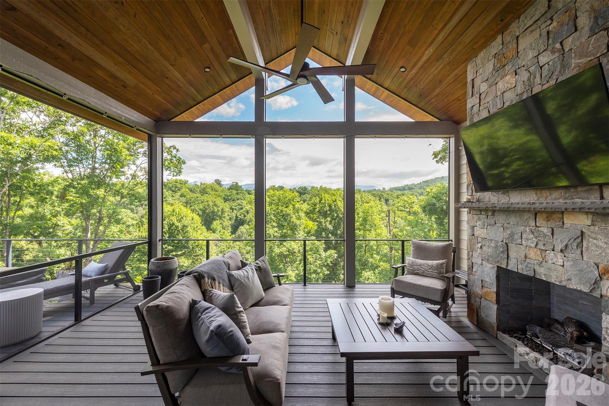 158 Riverbend Forest Drive — Asheville