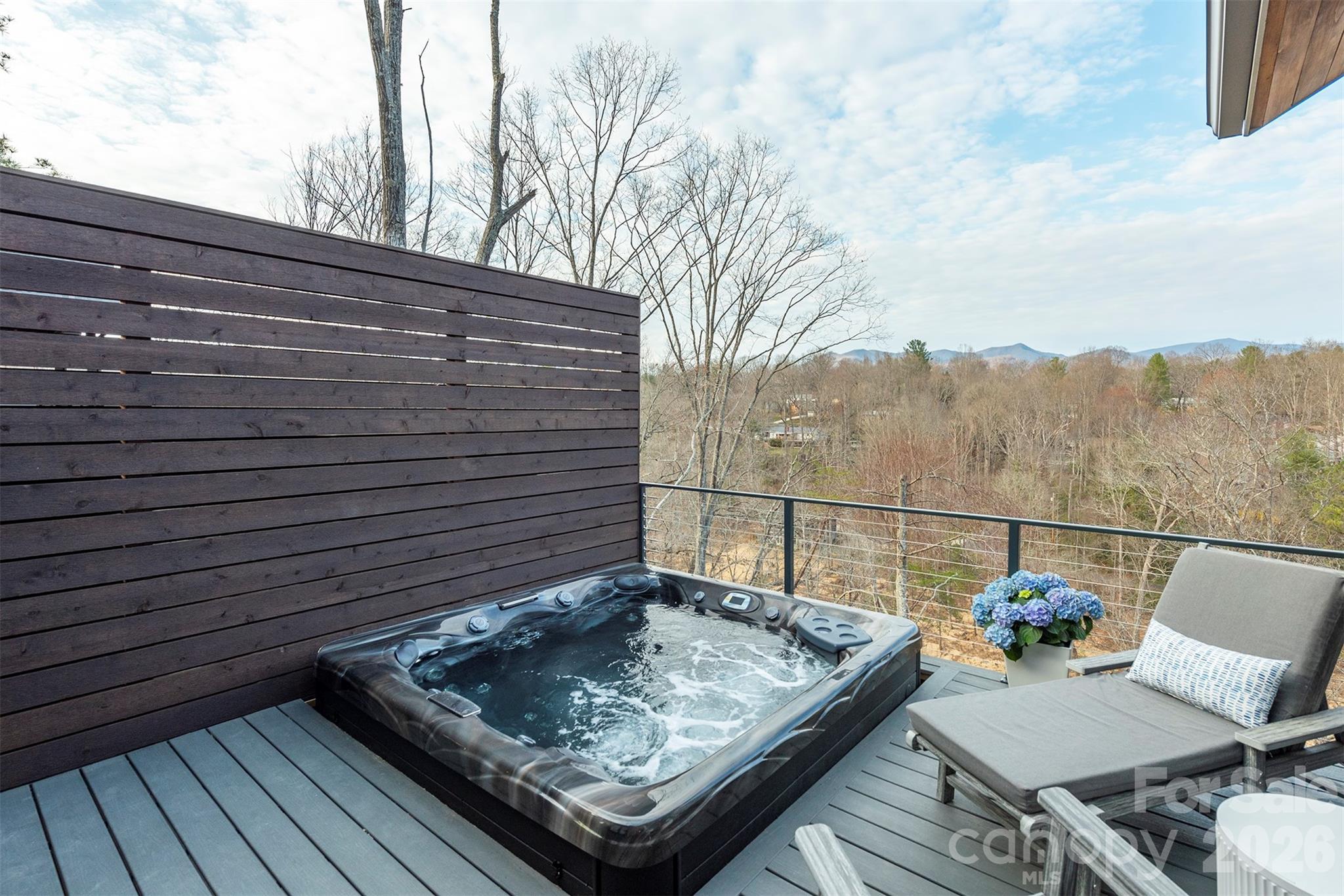 158 Riverbend Forest Drive — Asheville