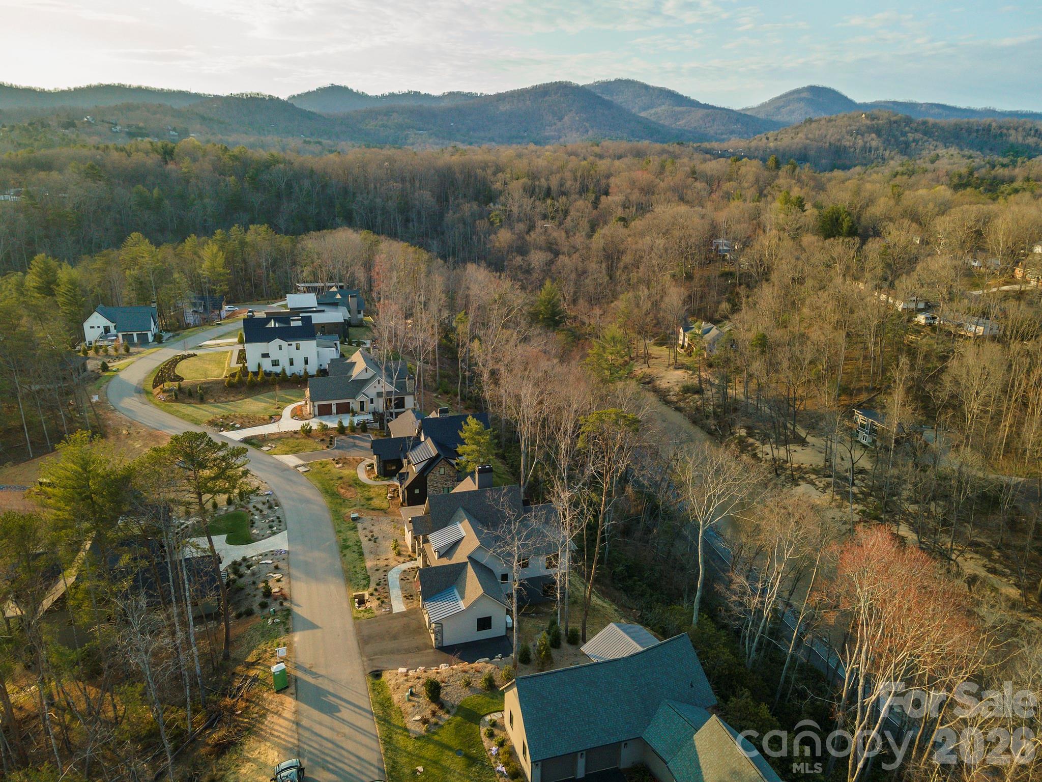 158 Riverbend Forest Drive — Asheville