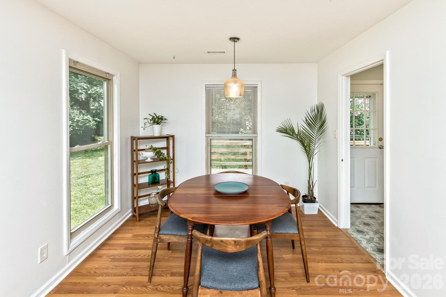 17 Rhododendron Place — Asheville