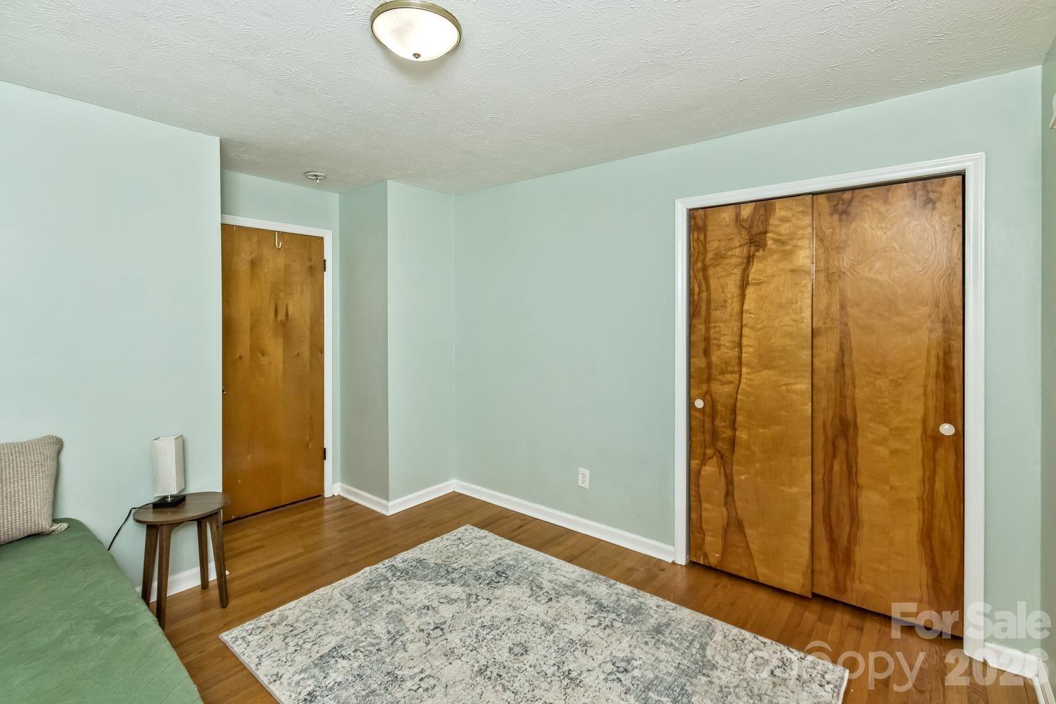 17 Rhododendron Place — Asheville