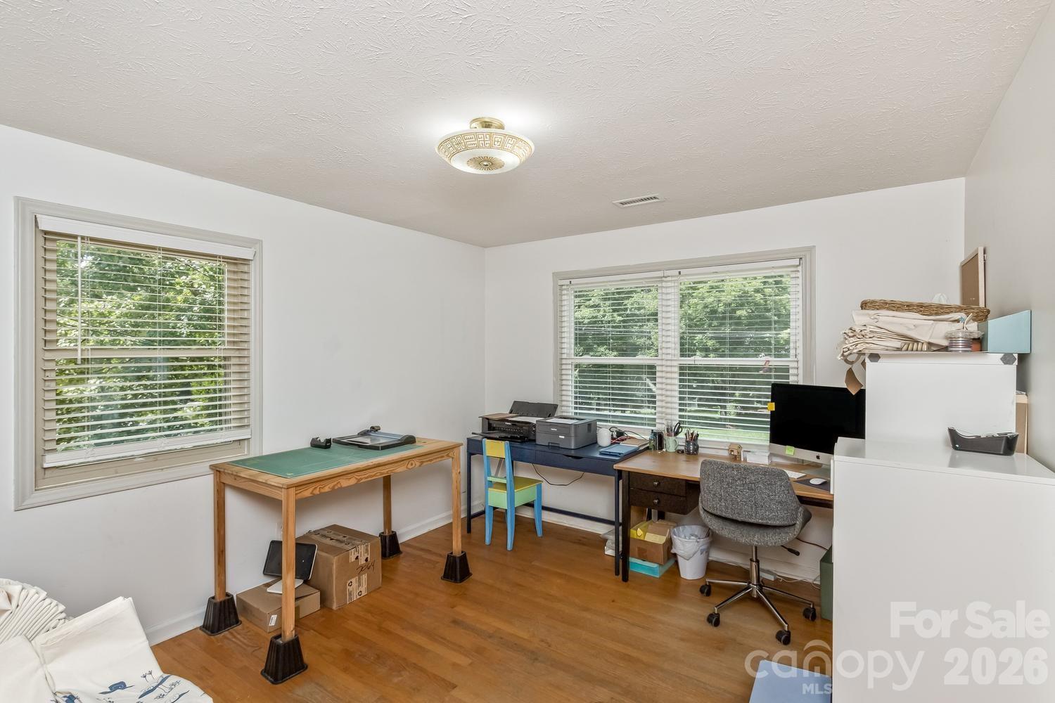 17 Rhododendron Place — Asheville