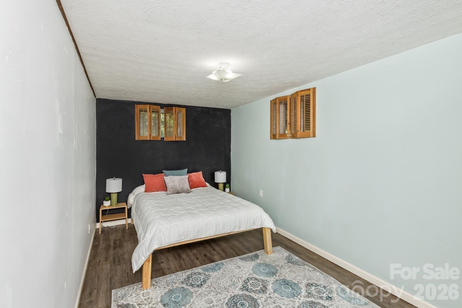 17 Rhododendron Place — Asheville