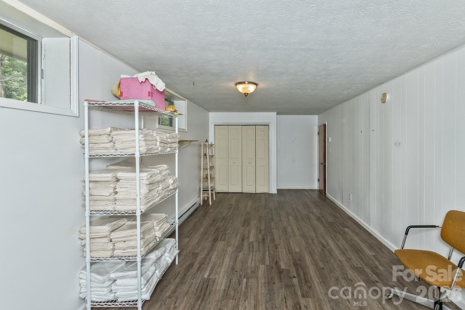 17 Rhododendron Place — Asheville