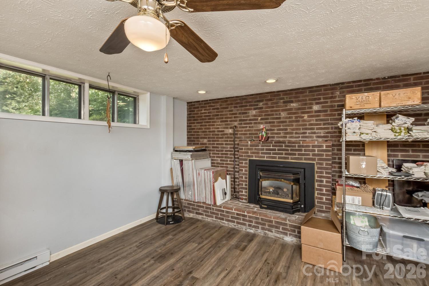 17 Rhododendron Place — Asheville