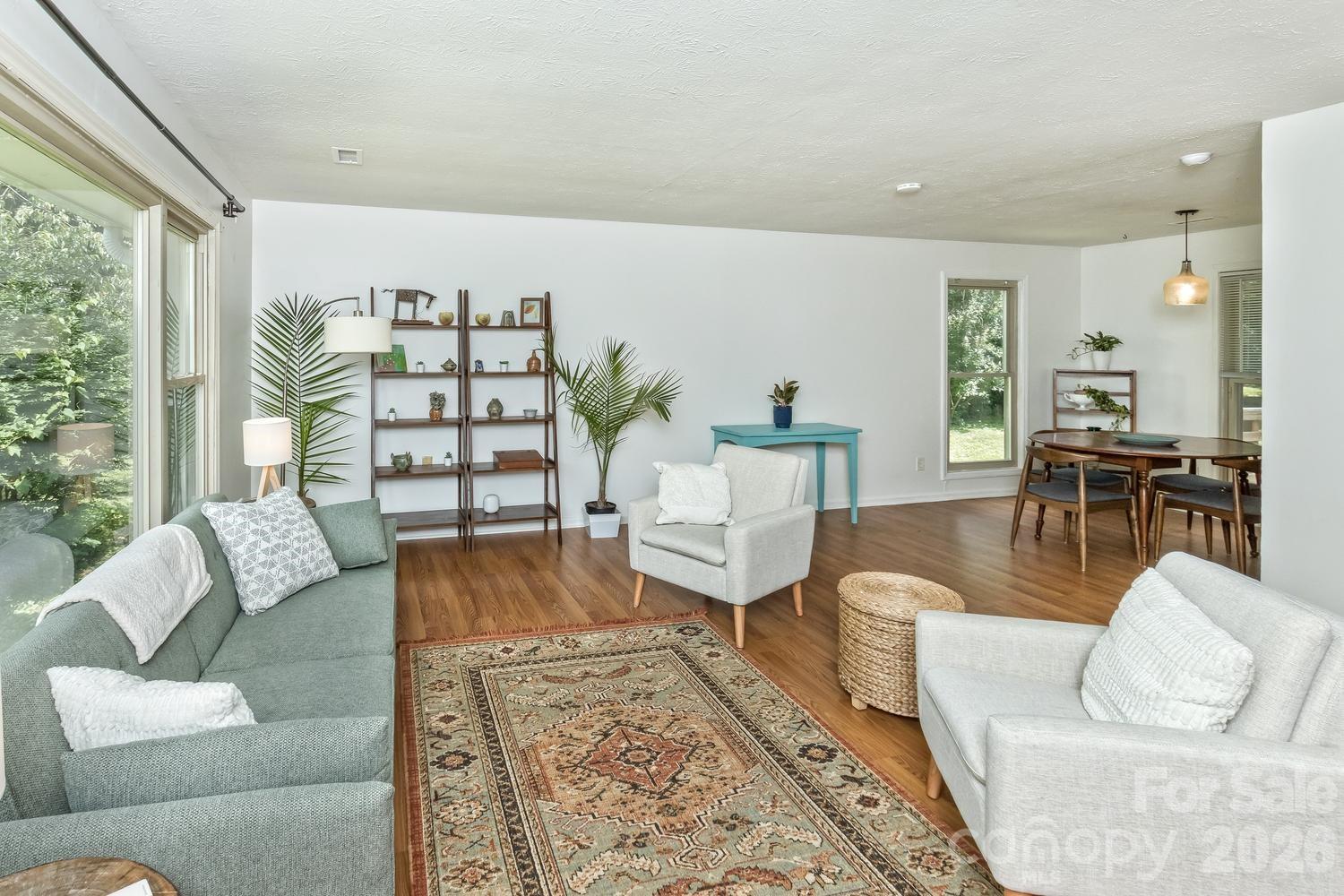17 Rhododendron Place — Asheville