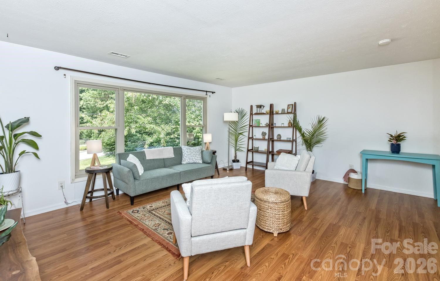 17 Rhododendron Place — Asheville