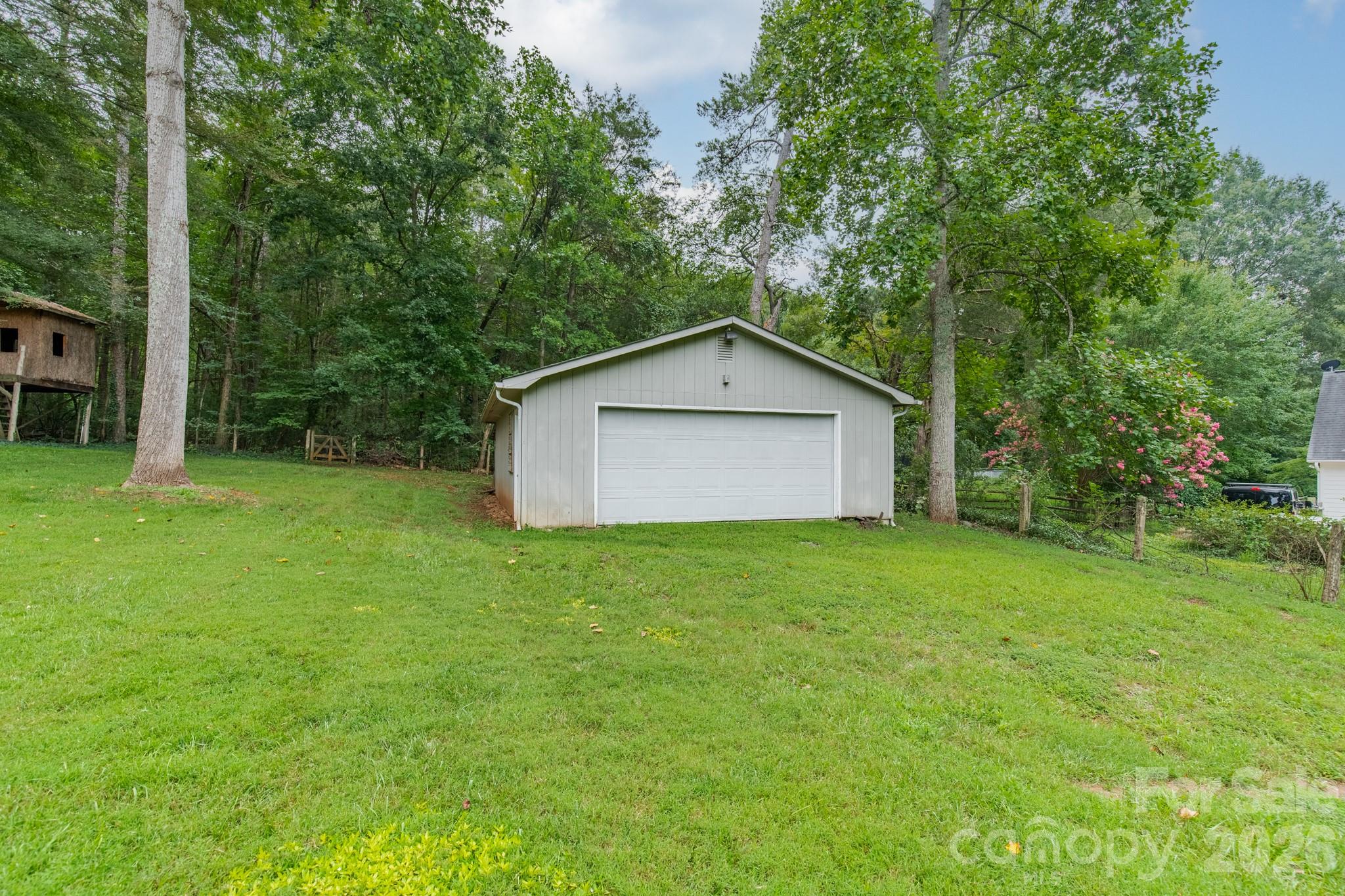 7400 Sample Road — Huntersville