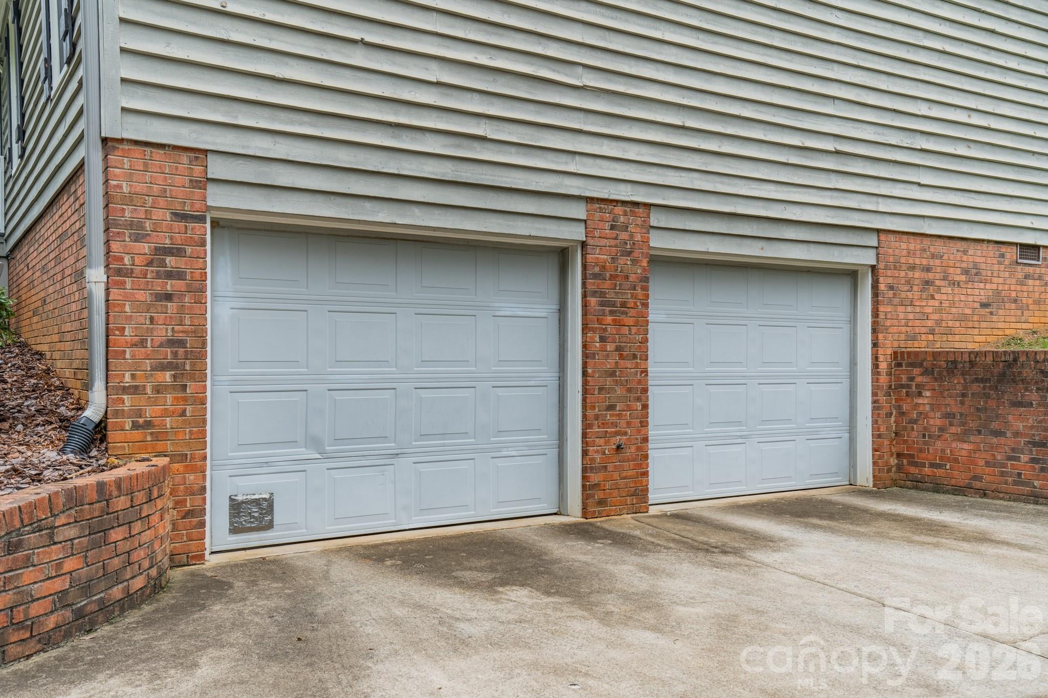 7400 Sample Road — Huntersville