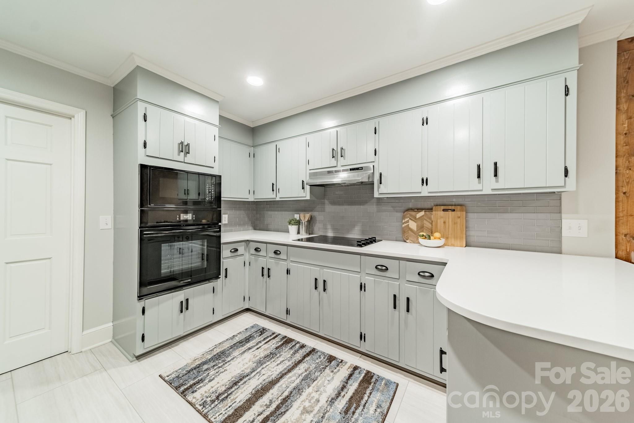 7400 Sample Road — Huntersville