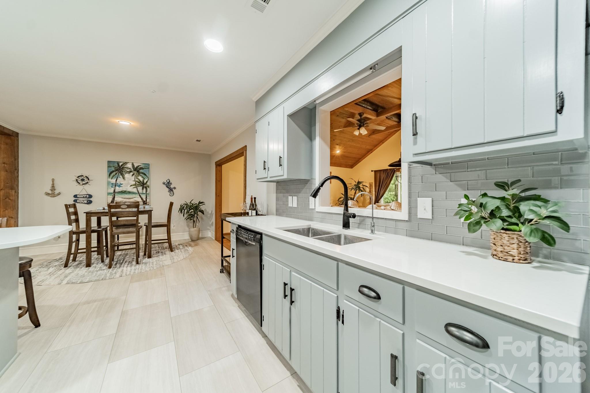 7400 Sample Road — Huntersville