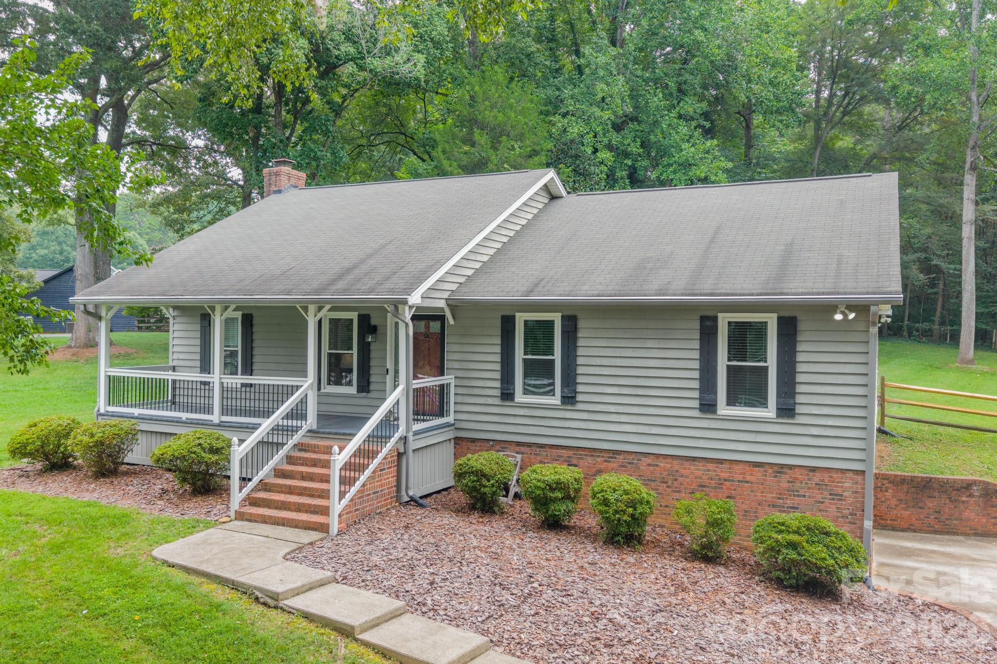 7400 Sample Road — Huntersville