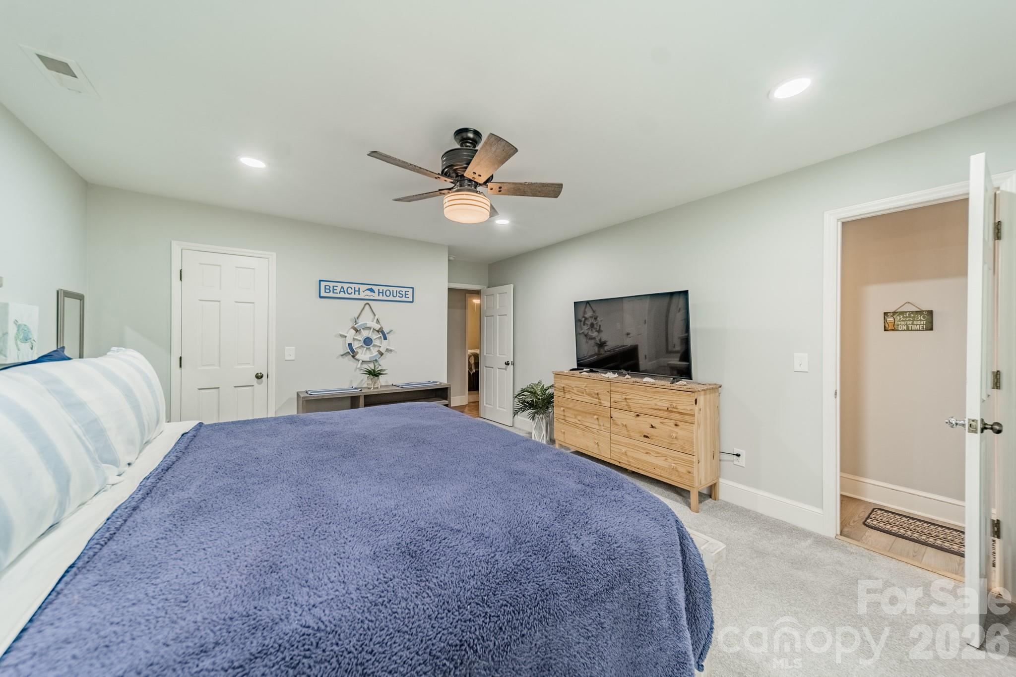 7400 Sample Road — Huntersville