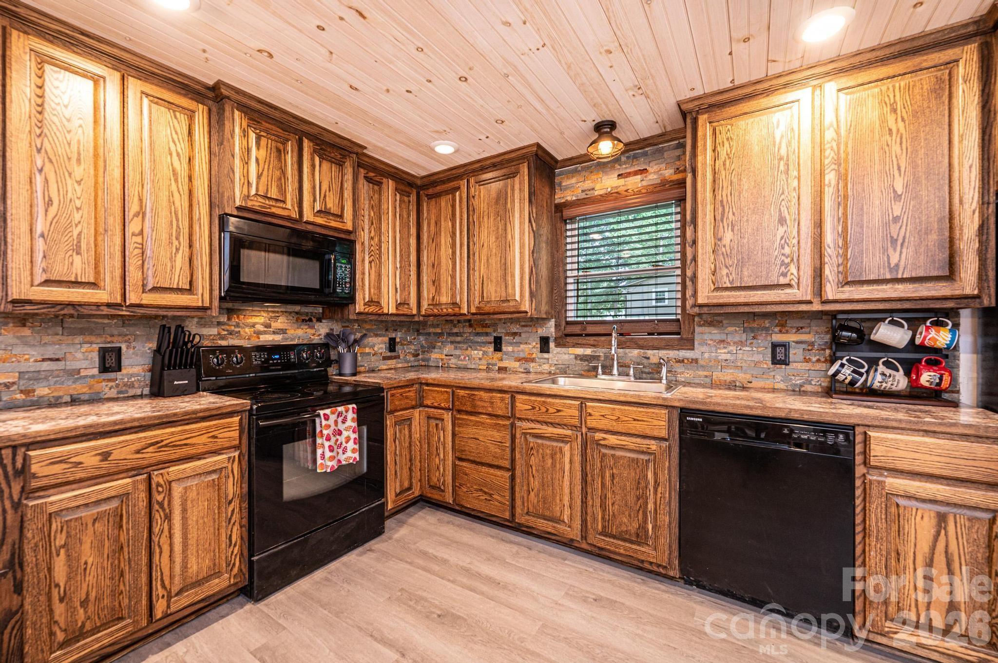 2729 Horseford Road — Lenoir