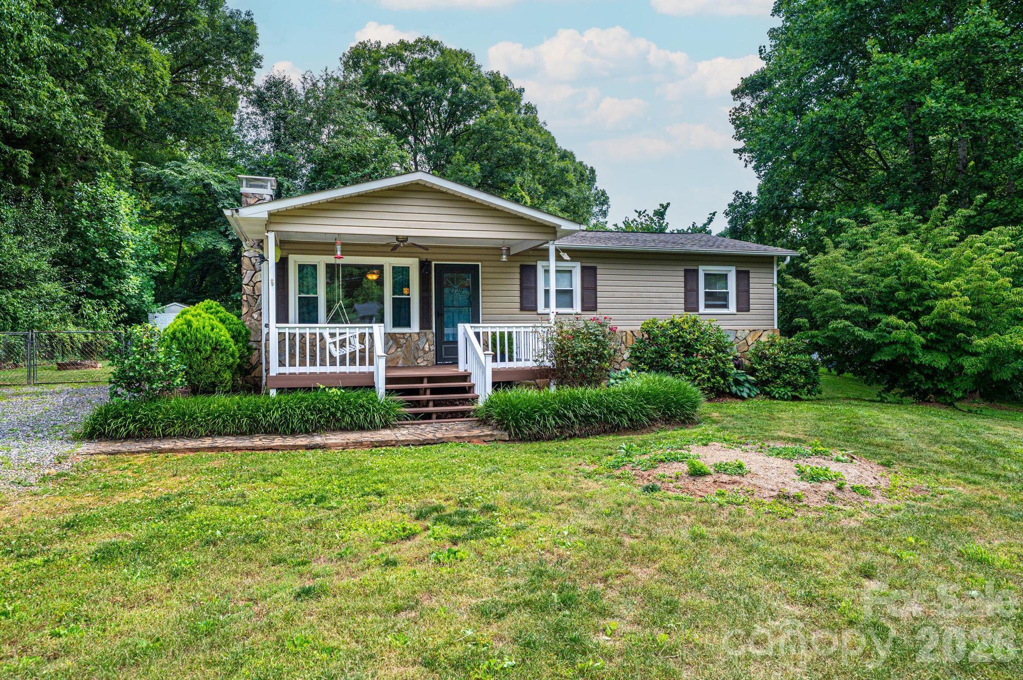 2729 Horseford Road — Lenoir