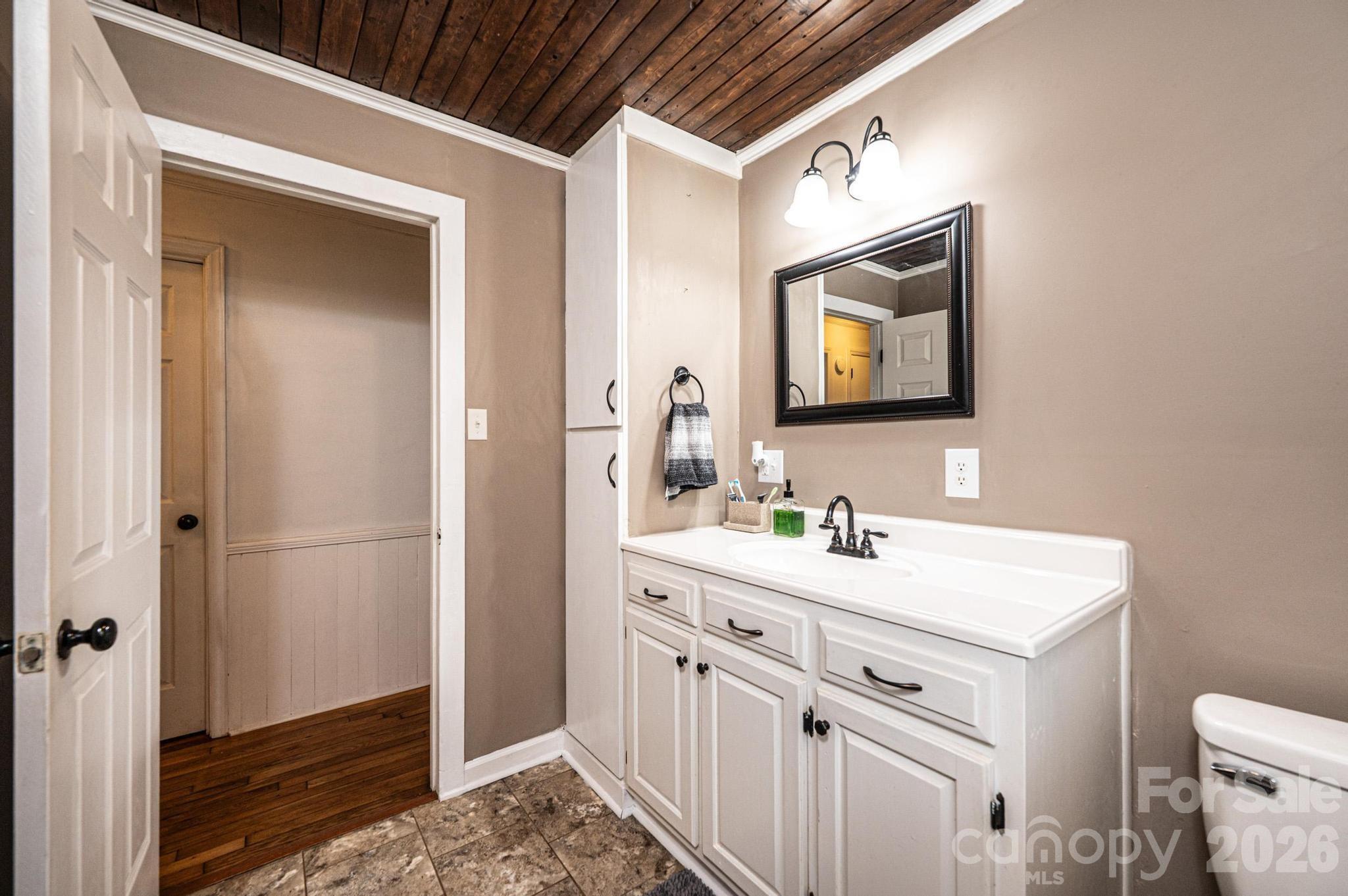 2729 Horseford Road — Lenoir