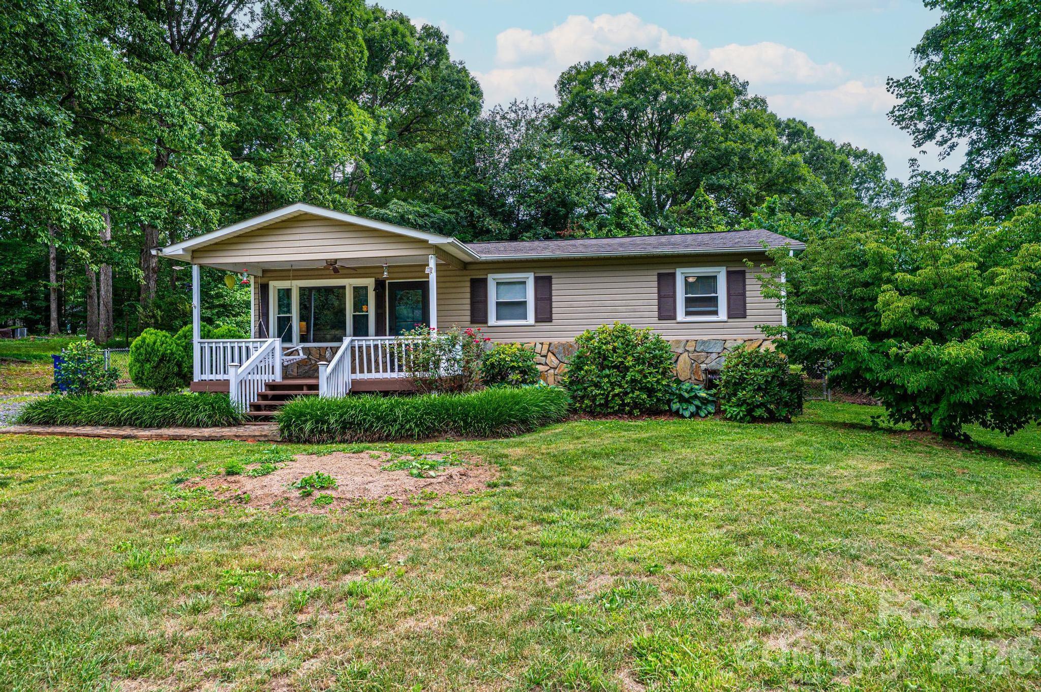 2729 Horseford Road — Lenoir
