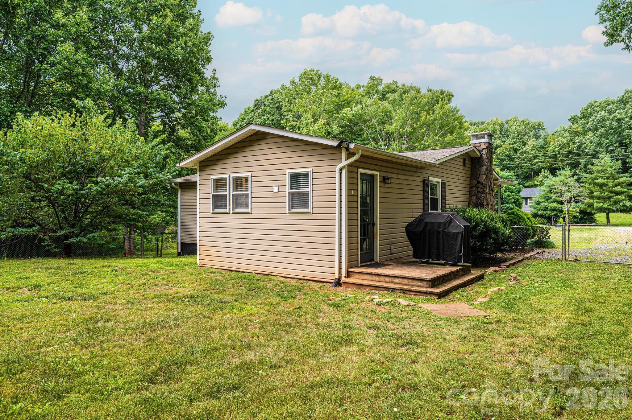 2729 Horseford Road — Lenoir