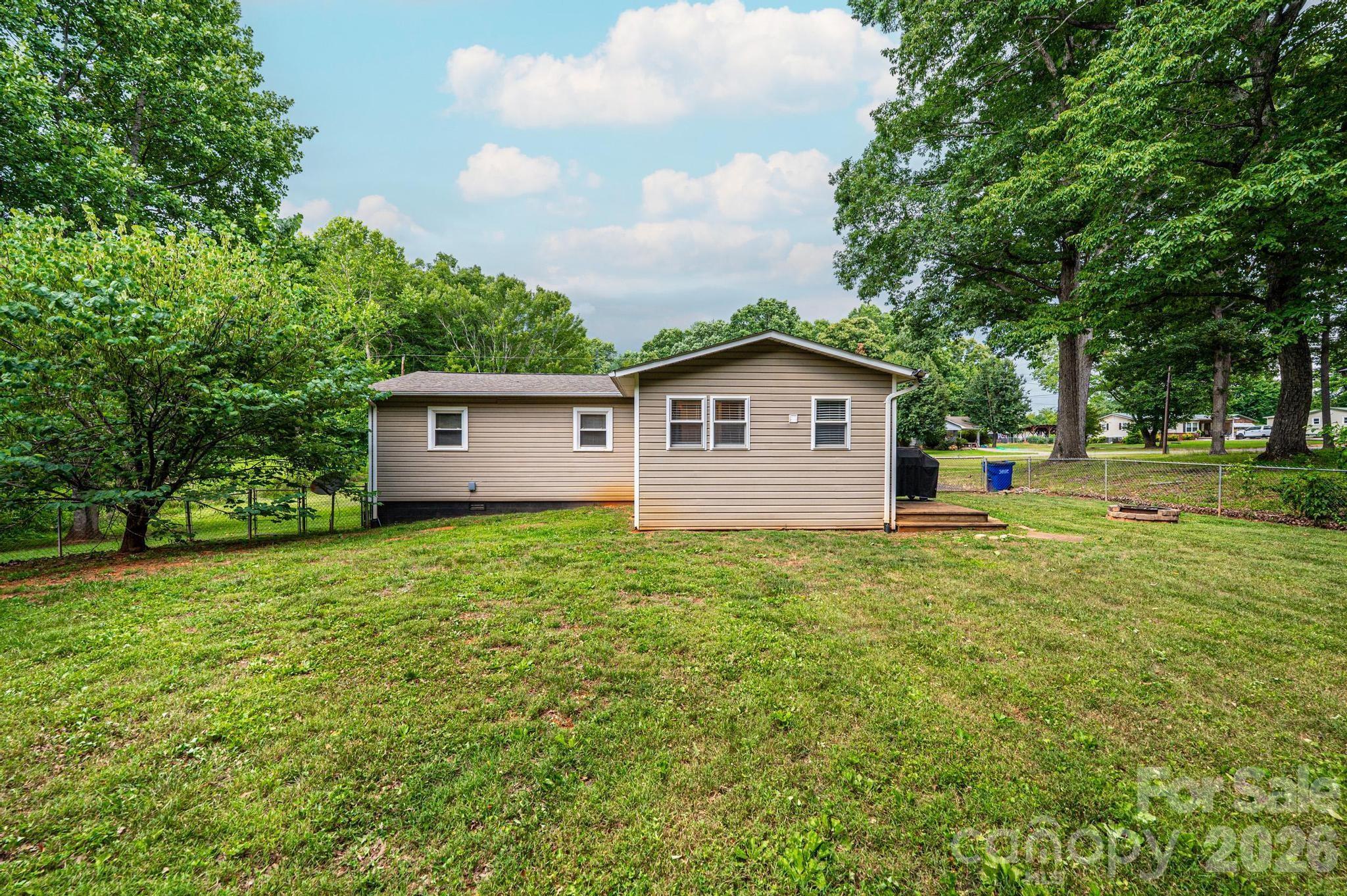 2729 Horseford Road — Lenoir