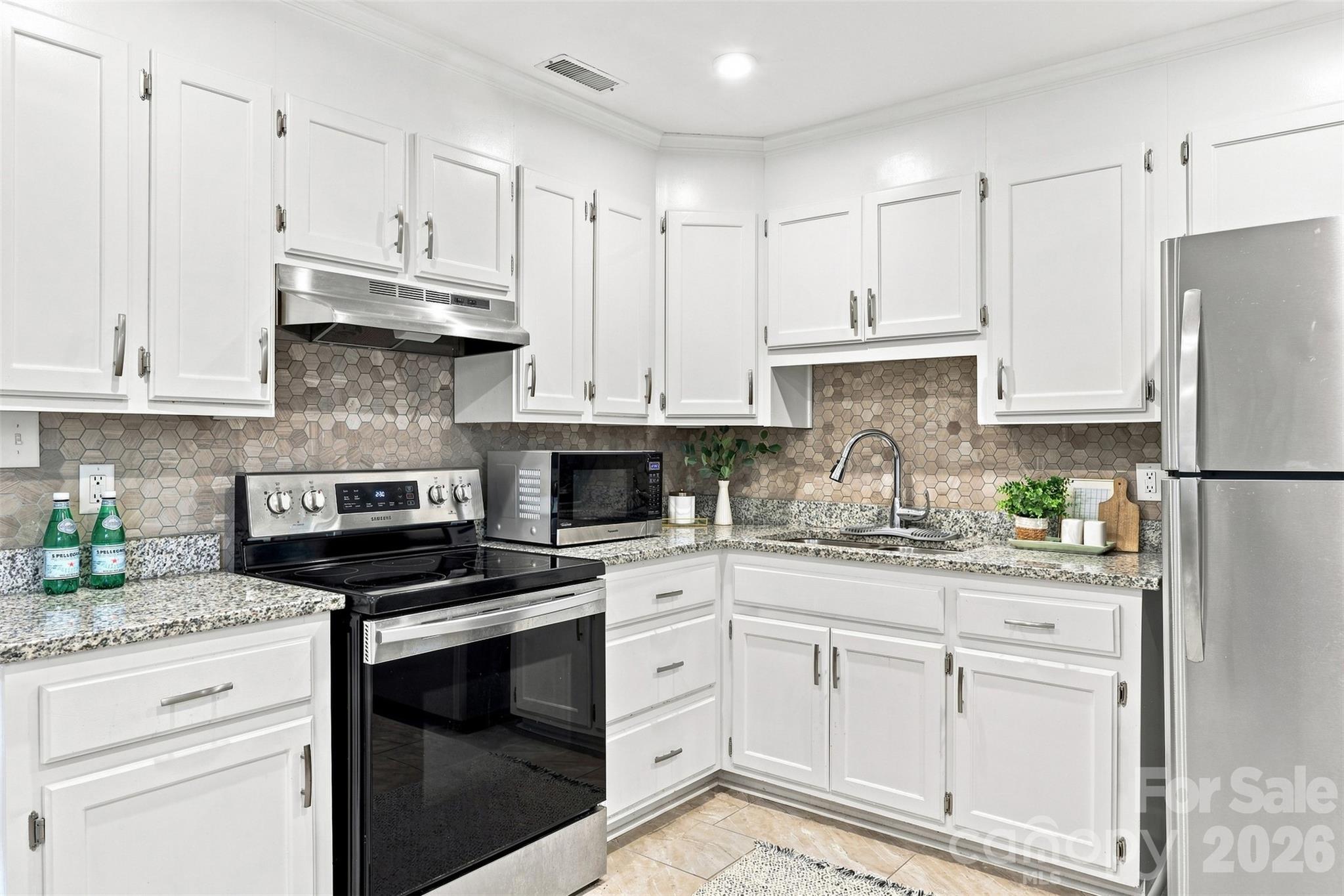 6805 Ellendale Drive — Charlotte