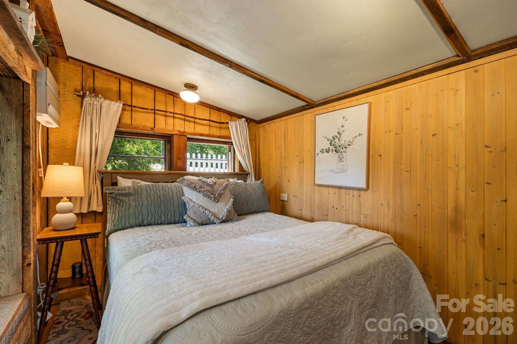 107  111 Hougie Heaven Lane — Franklin