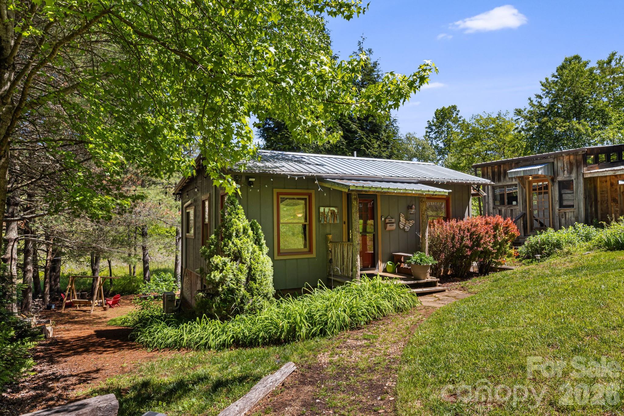 107  111 Hougie Heaven Lane — Franklin