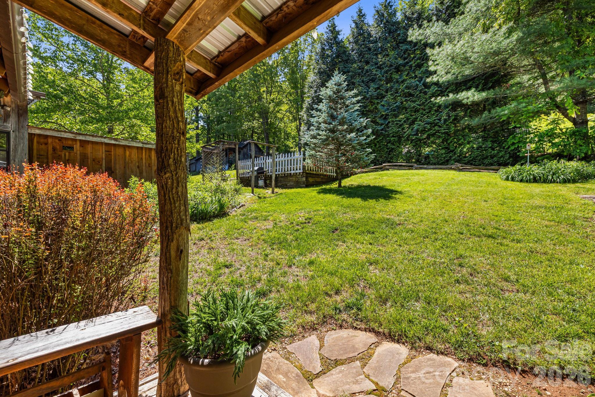 107  111 Hougie Heaven Lane — Franklin
