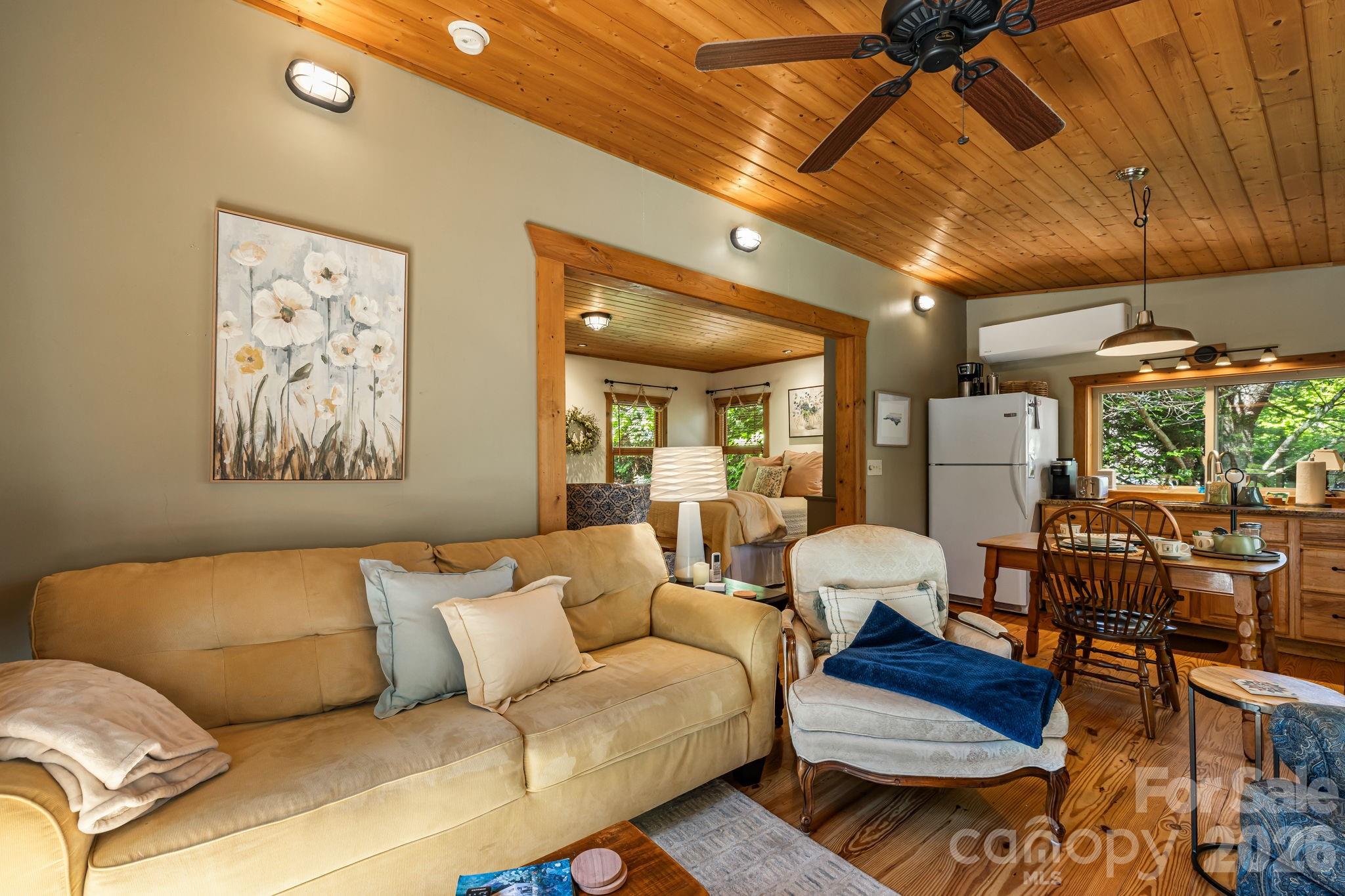107  111 Hougie Heaven Lane — Franklin