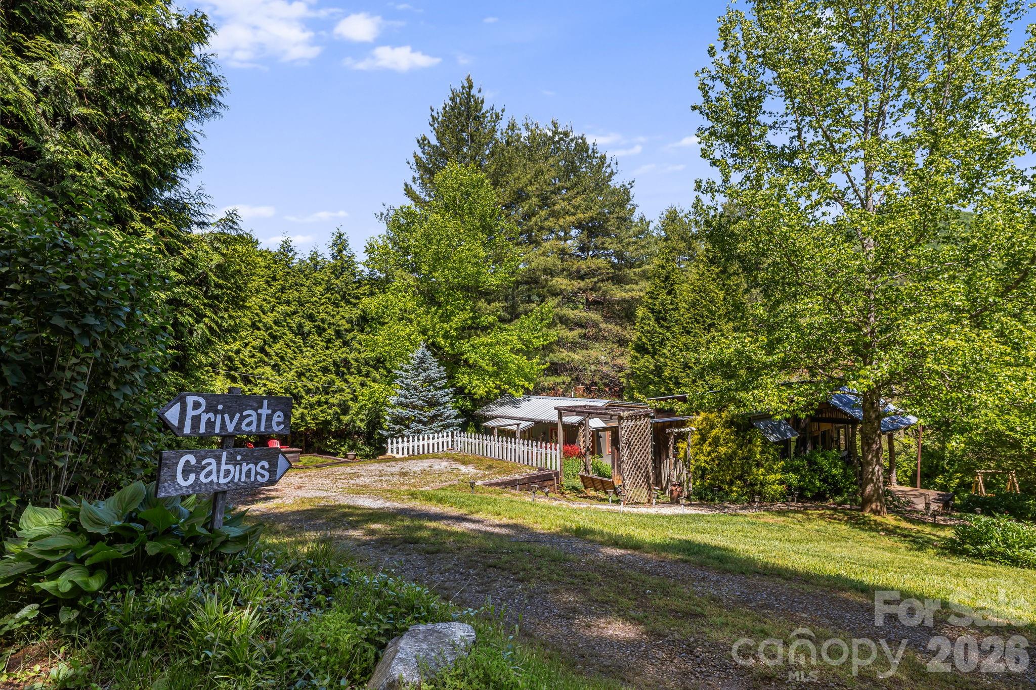 107  111 Hougie Heaven Lane — Franklin