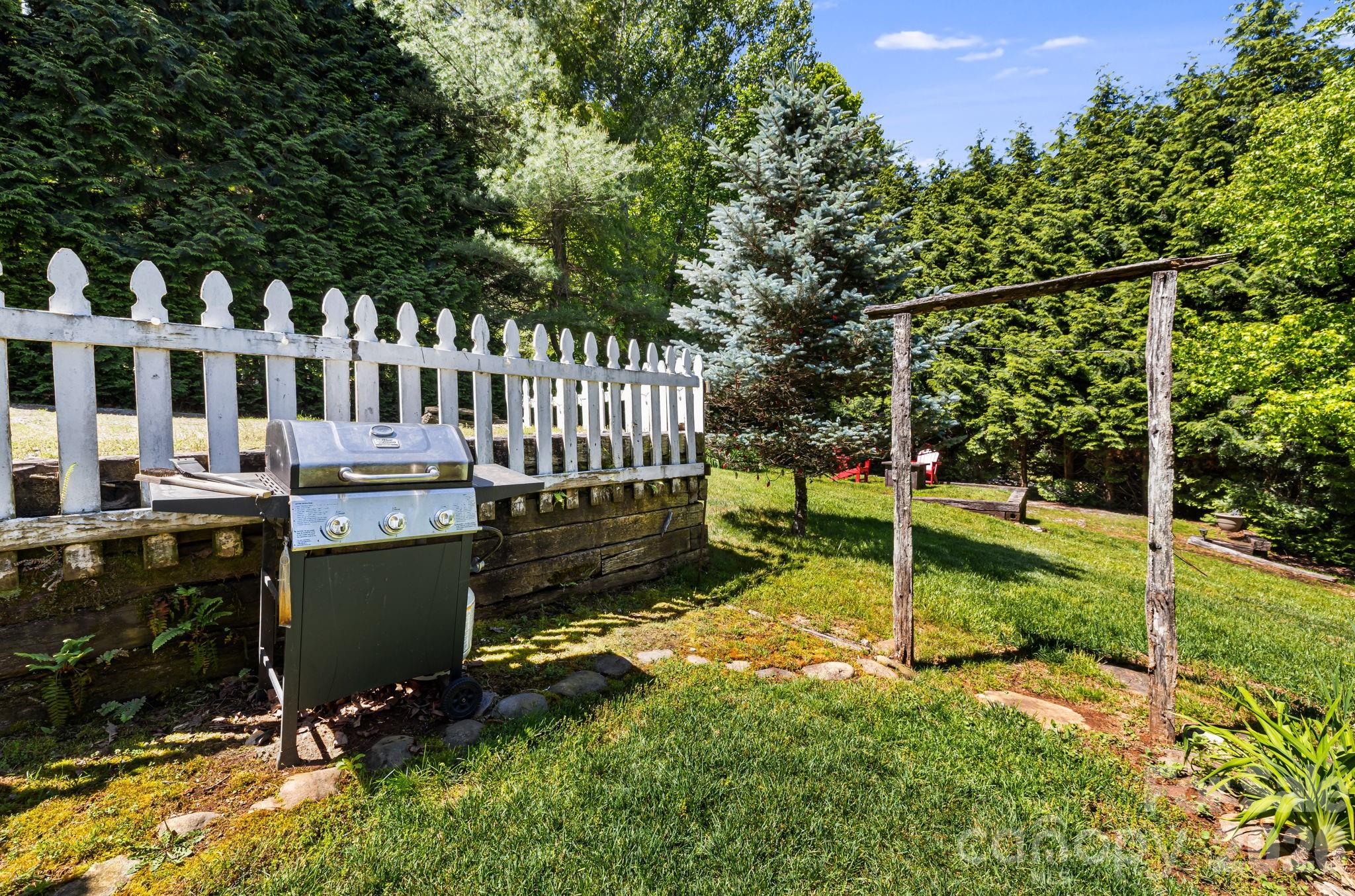 107  111 Hougie Heaven Lane — Franklin