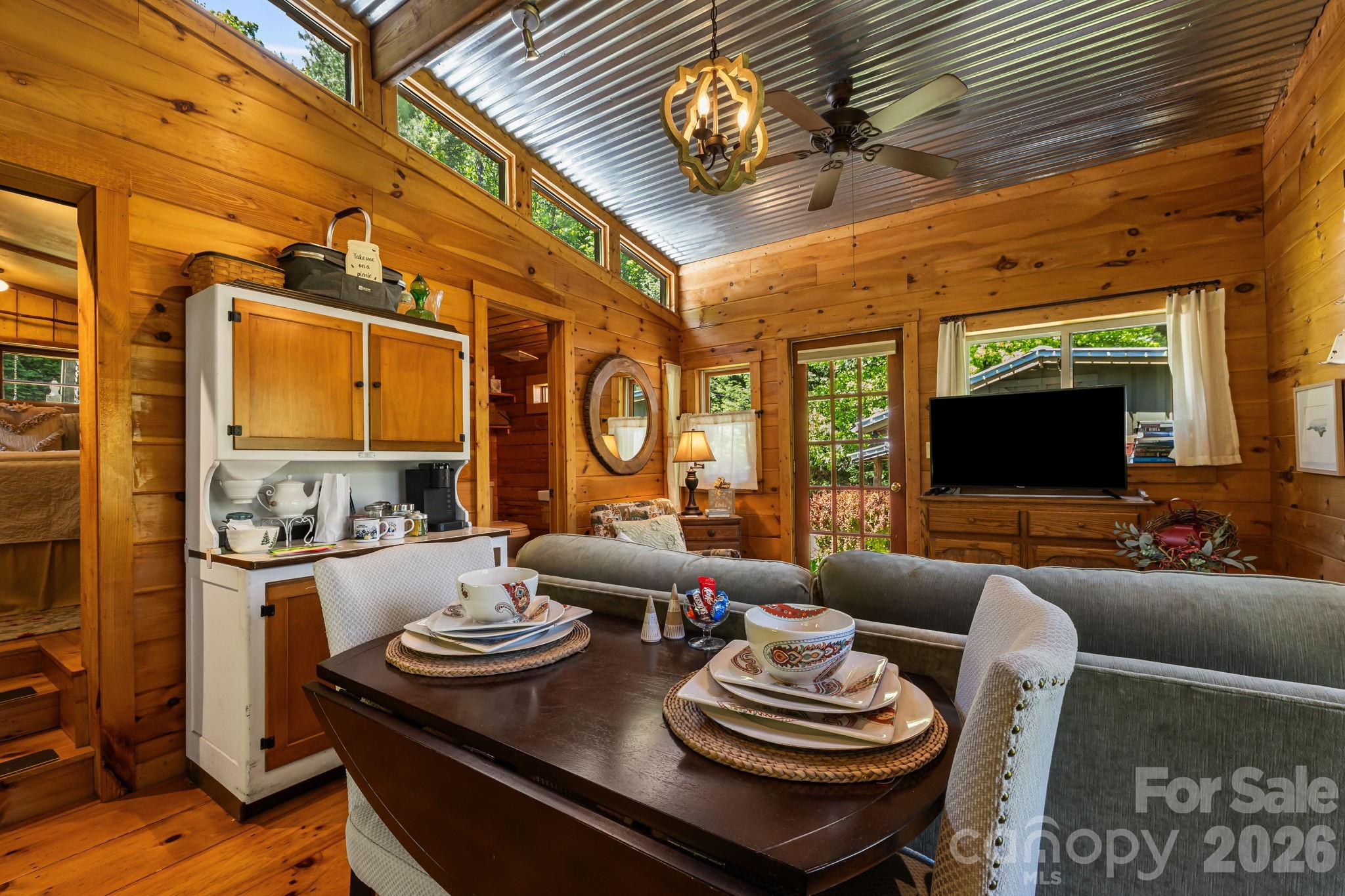 107  111 Hougie Heaven Lane — Franklin