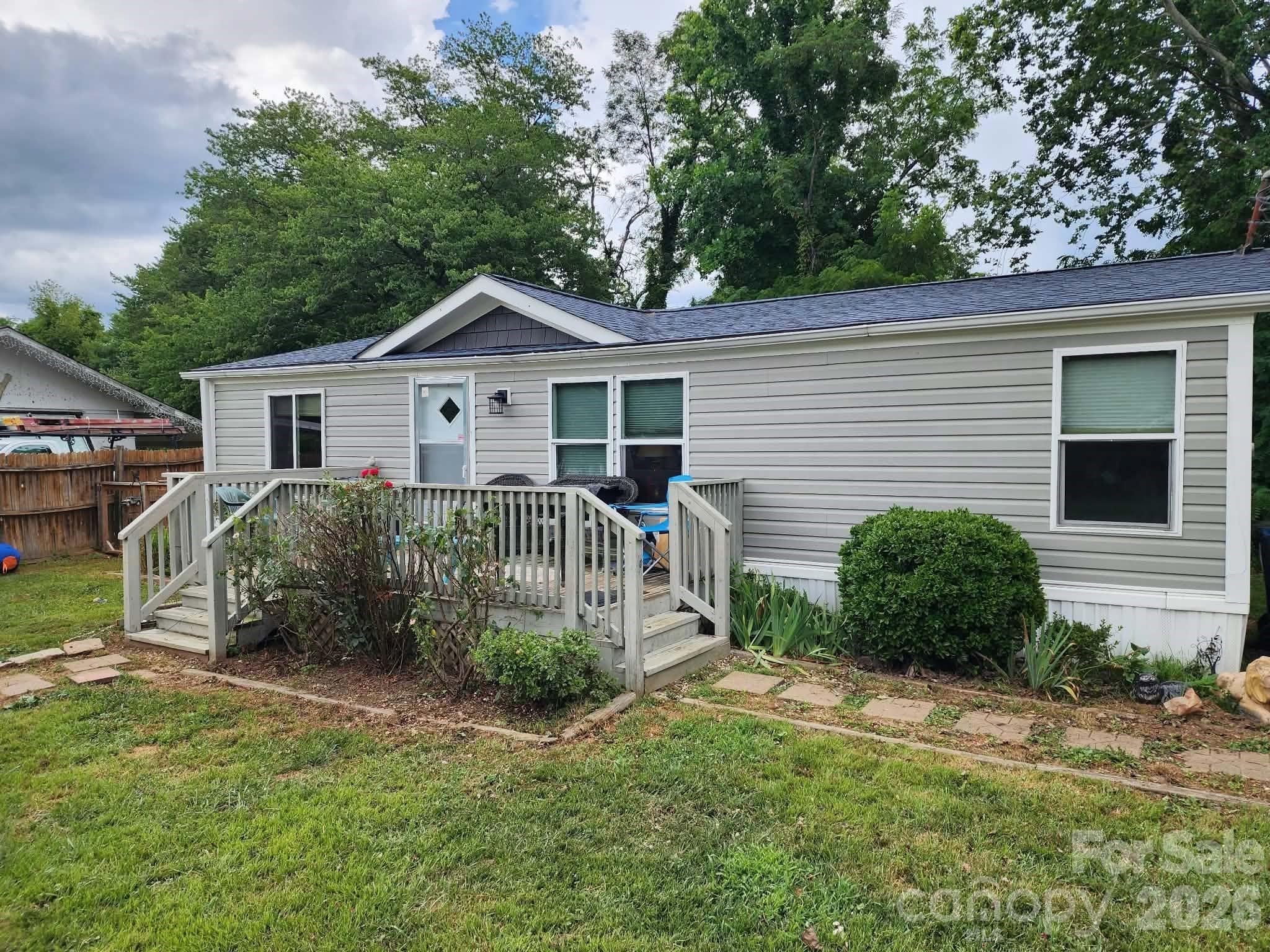 345 Hyatt Street — Waynesville