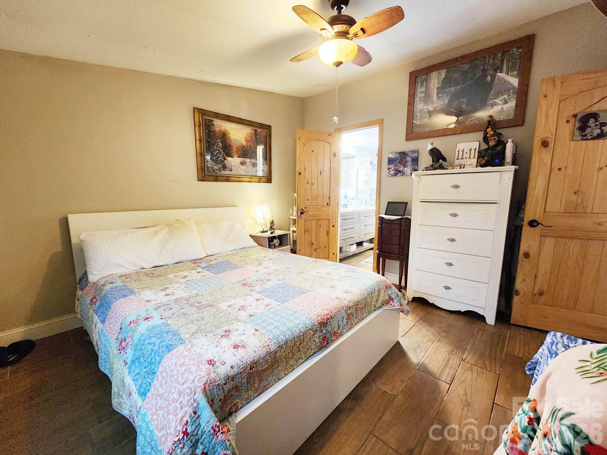 345 Hyatt Street — Waynesville