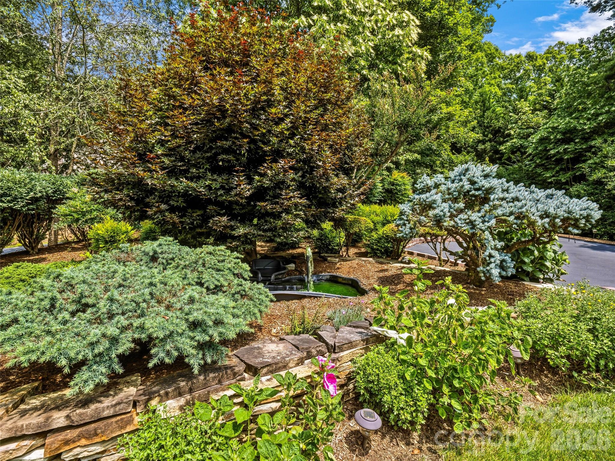 200 Teaberry Lane — Hendersonville