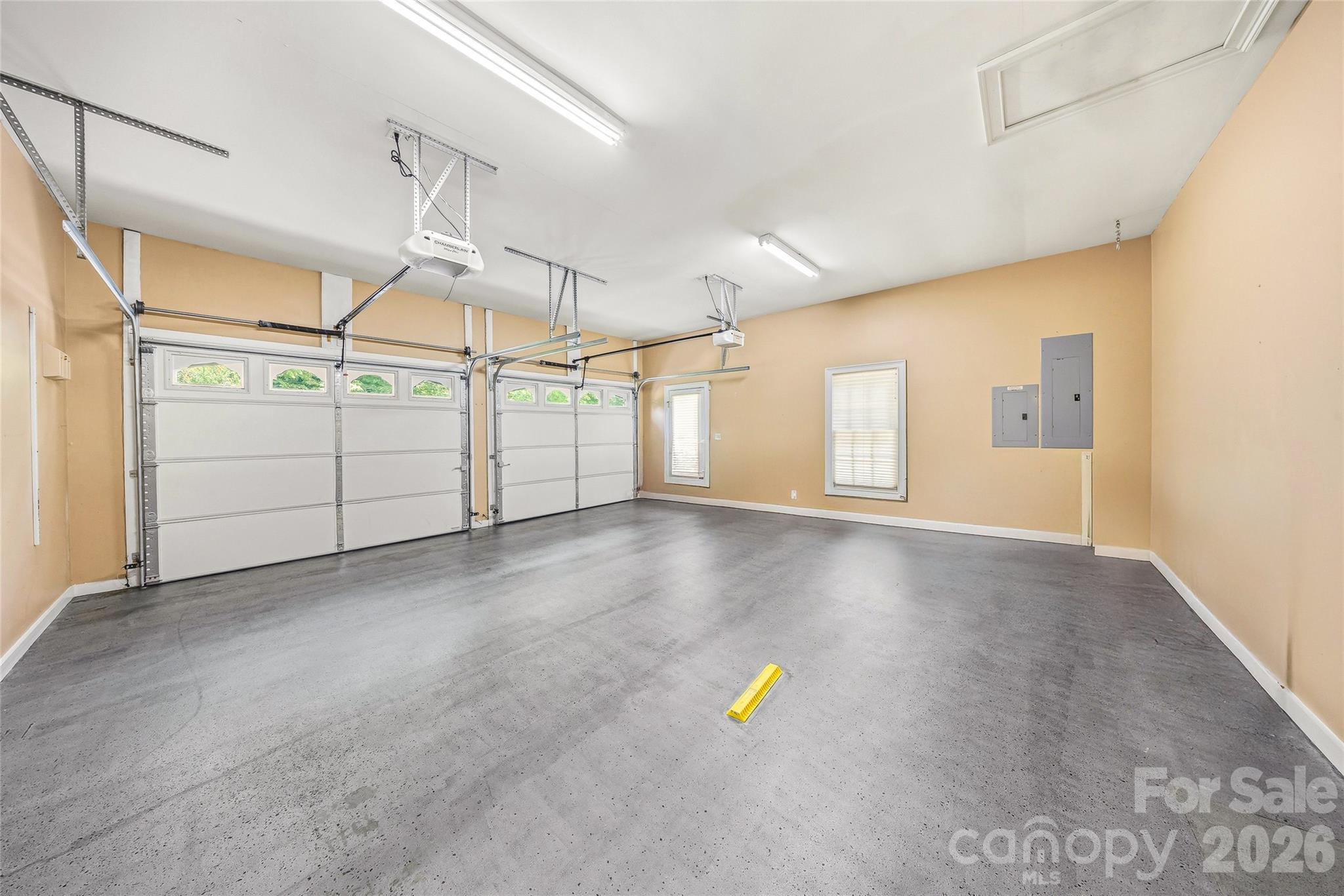 200 Teaberry Lane — Hendersonville