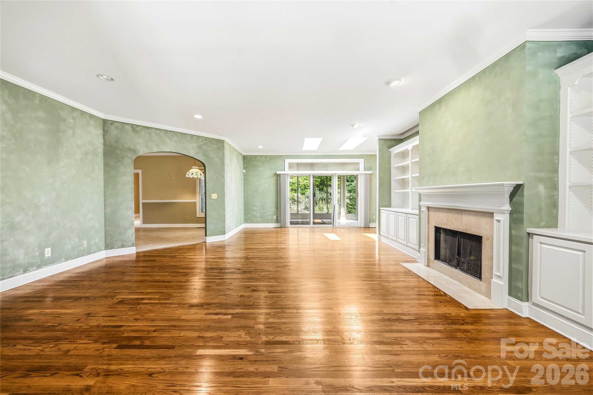200 Teaberry Lane — Hendersonville