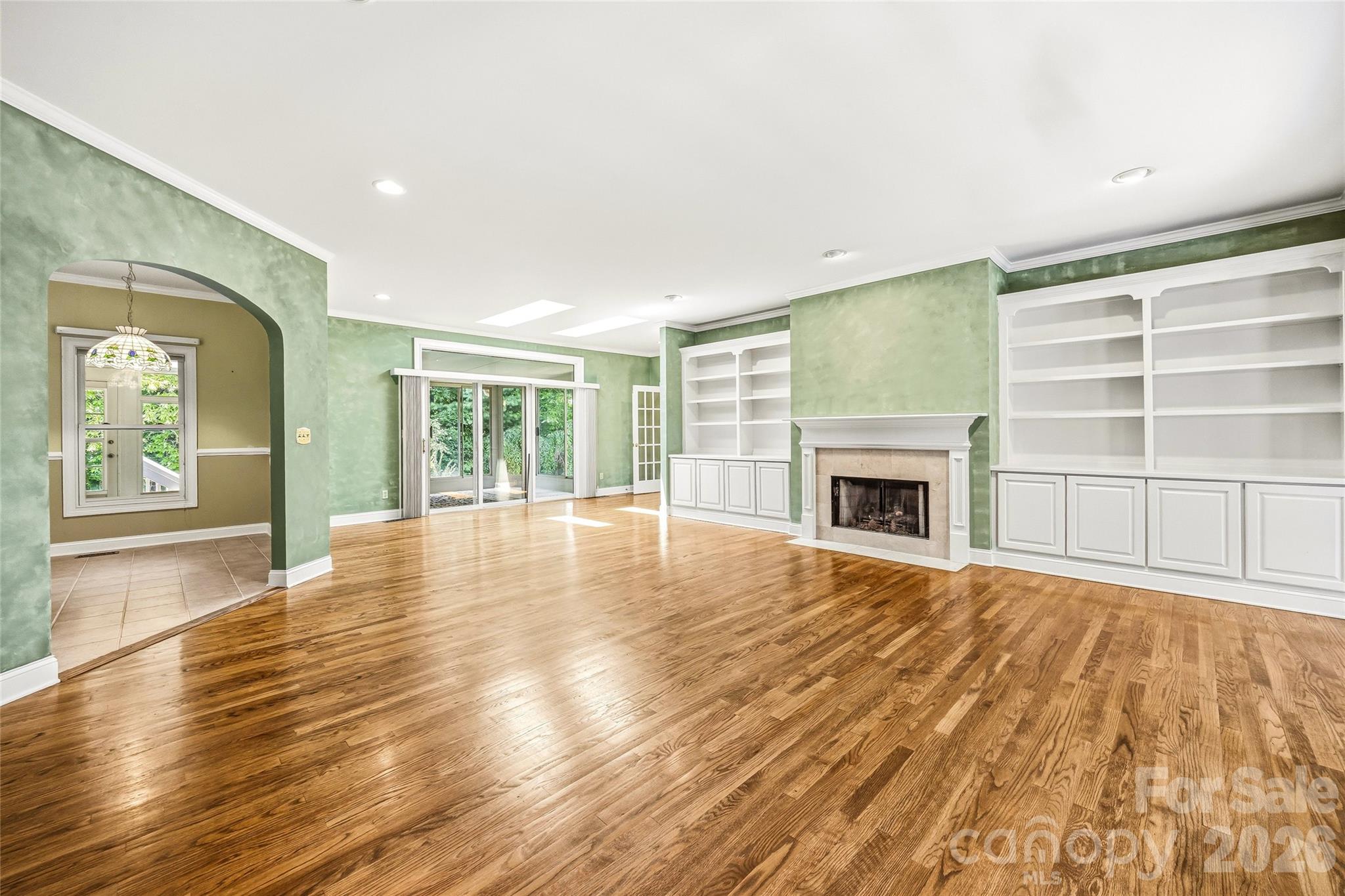 200 Teaberry Lane — Hendersonville