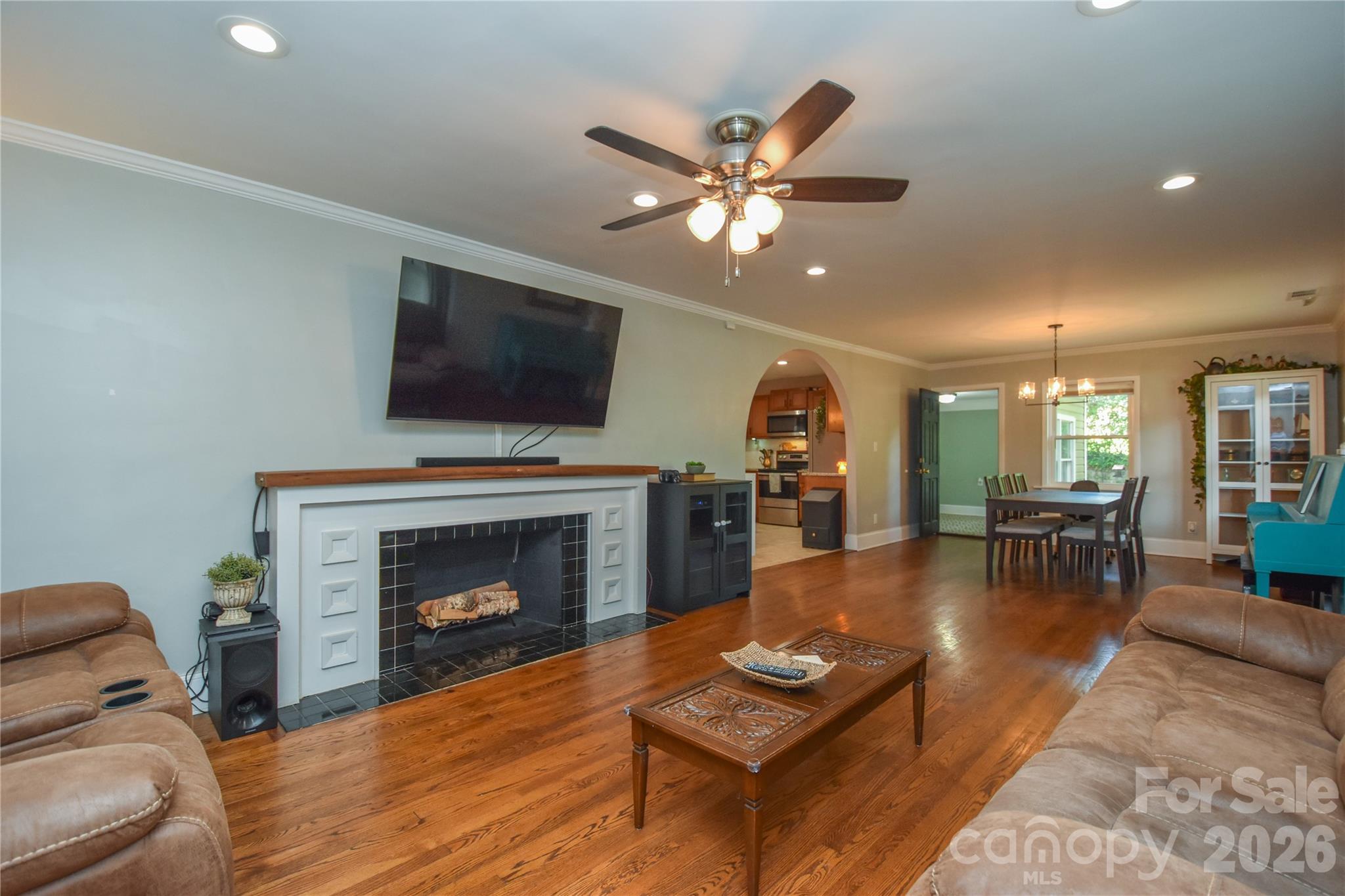704 Lancaster Avenue — Monroe
