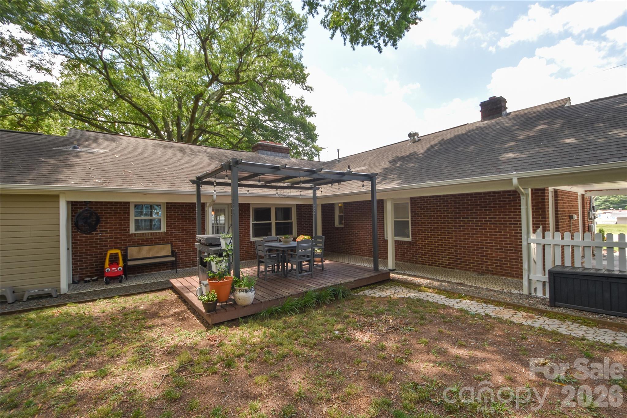 704 Lancaster Avenue — Monroe