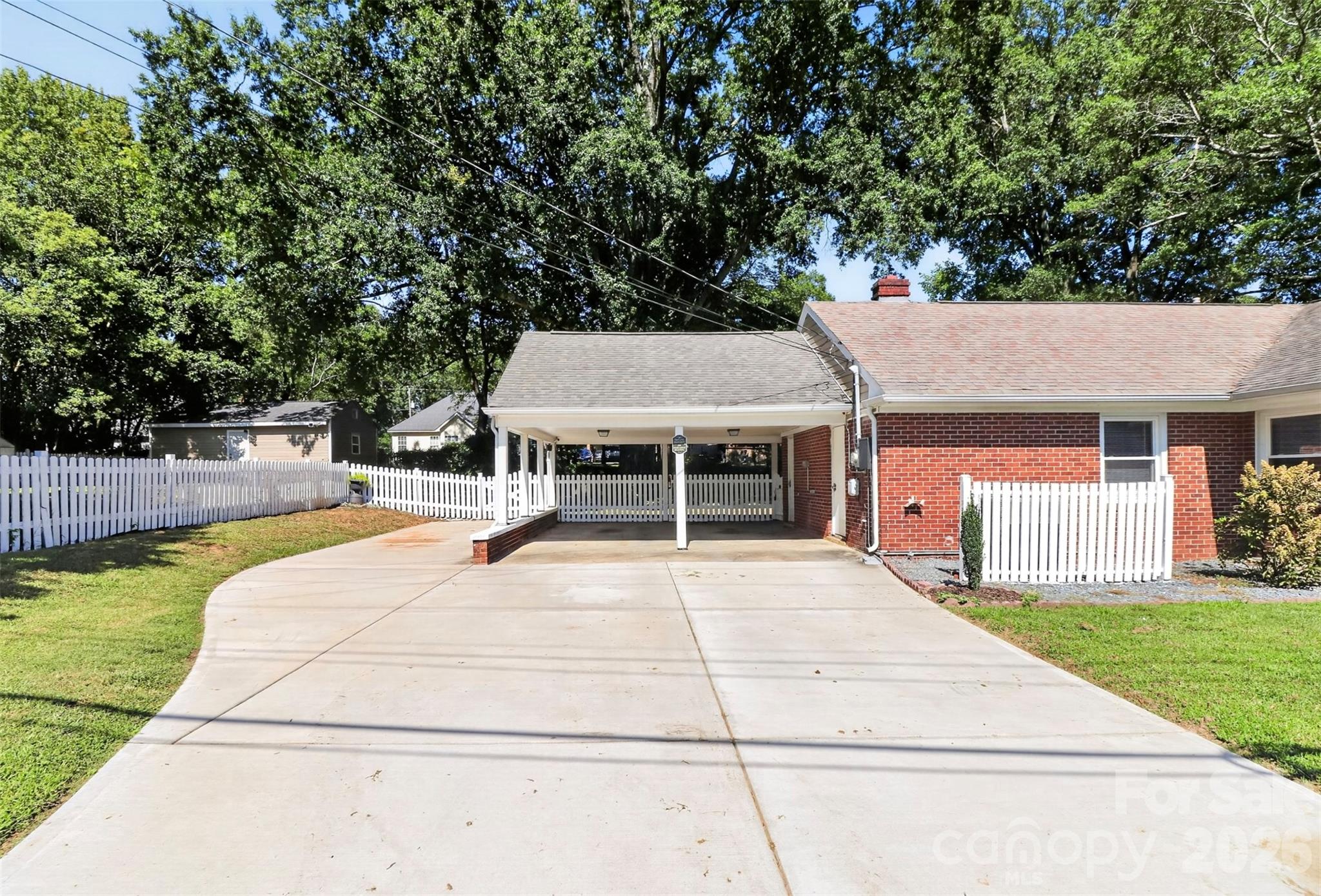 704 Lancaster Avenue — Monroe