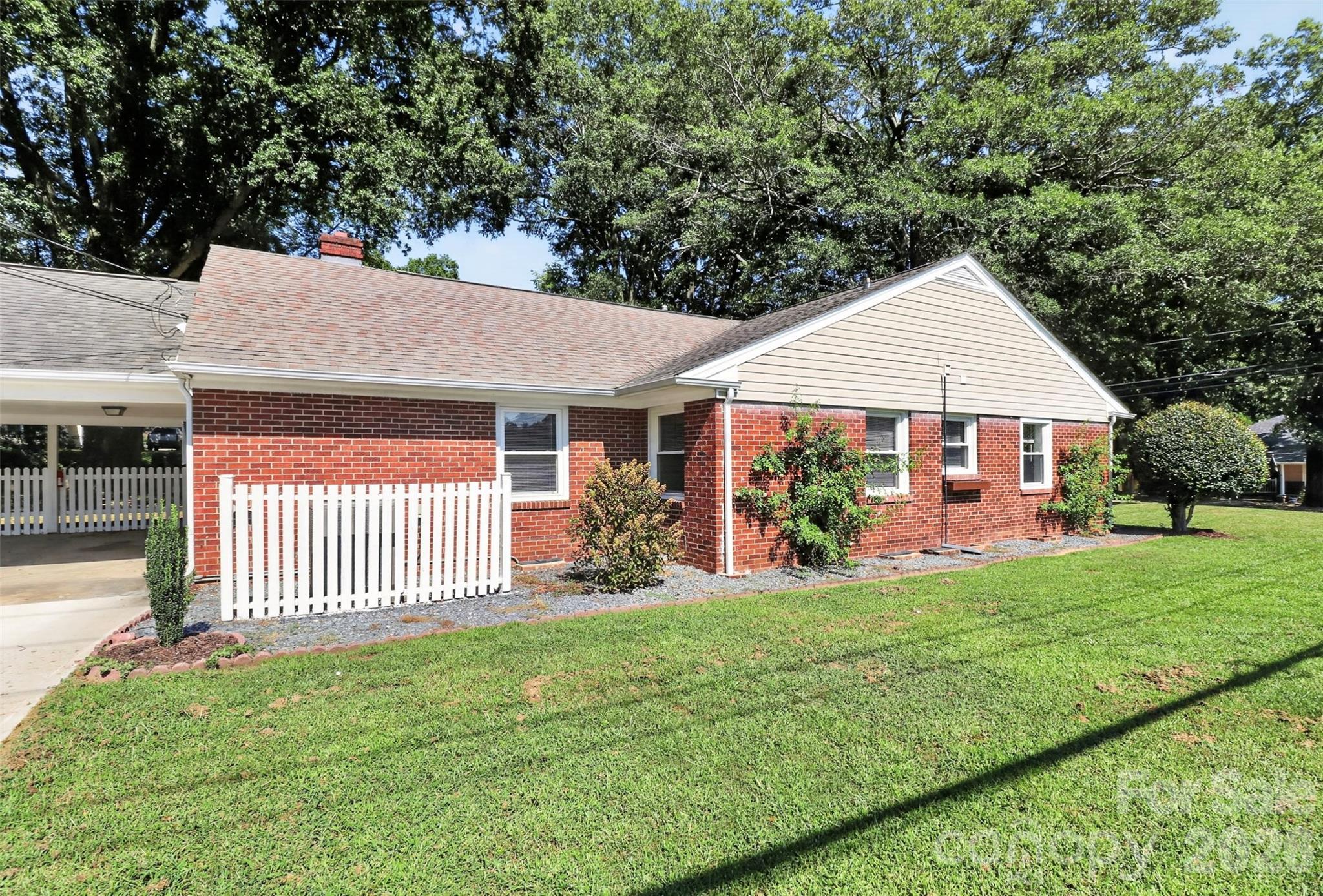 704 Lancaster Avenue — Monroe