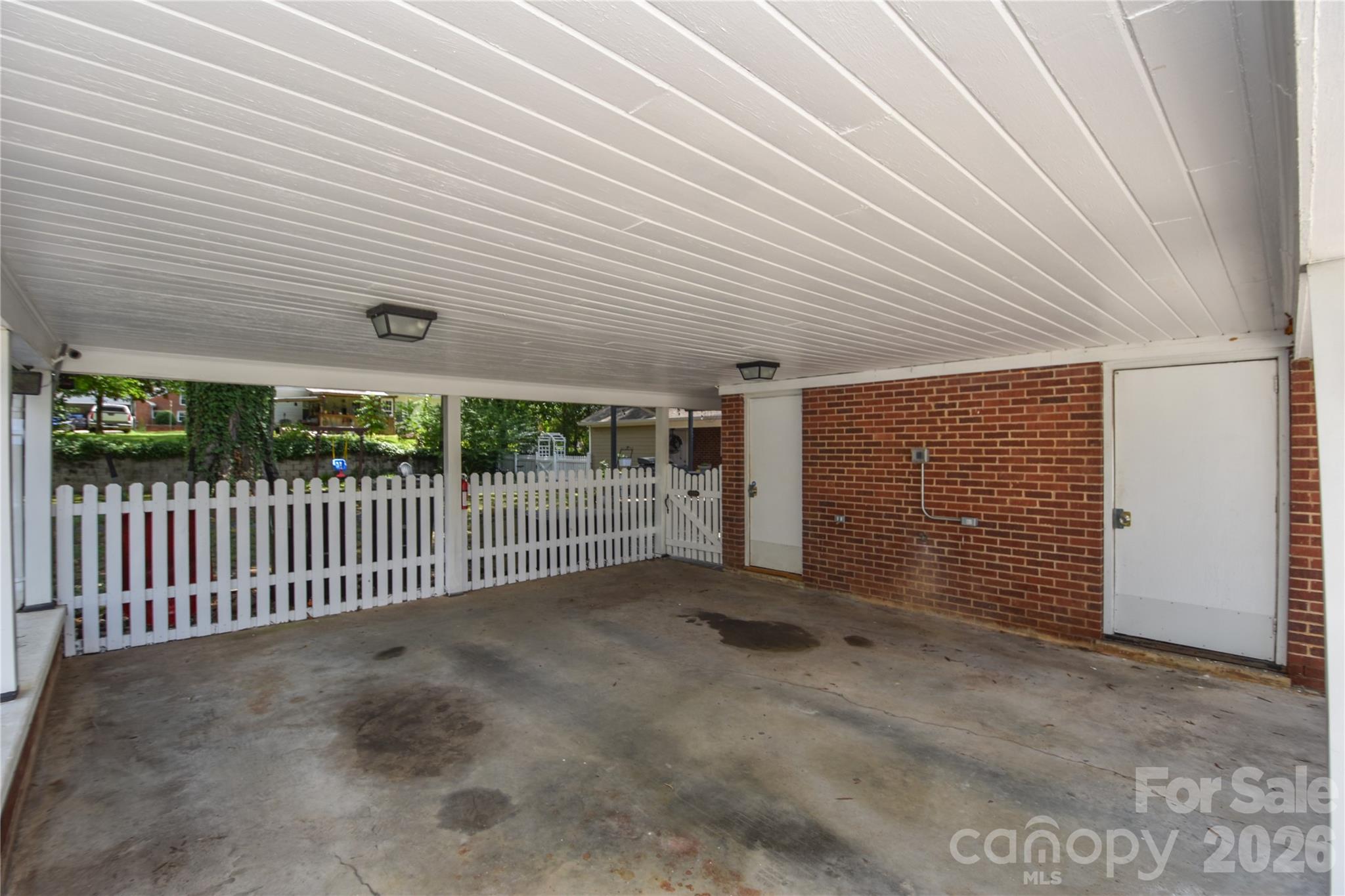 704 Lancaster Avenue — Monroe