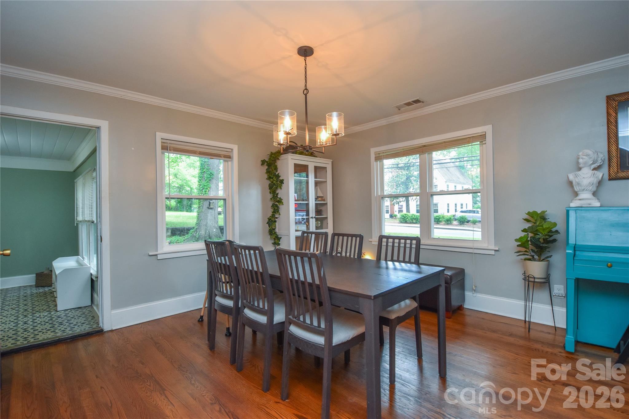 704 Lancaster Avenue — Monroe