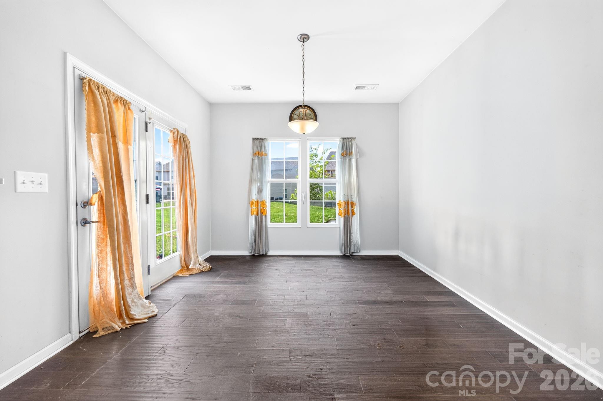 7347 Raylee Avenue SW — Concord
