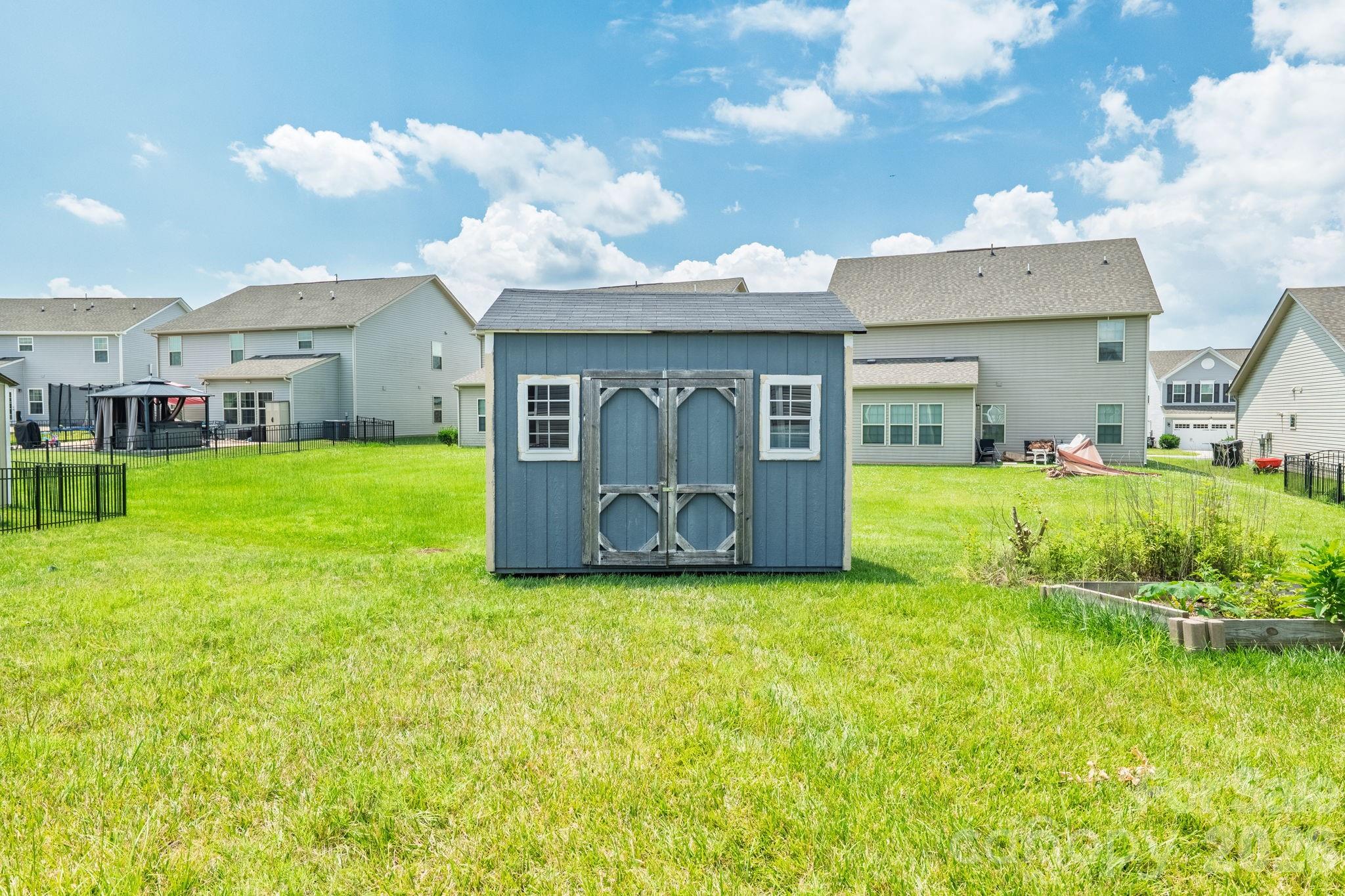7347 Raylee Avenue SW — Concord