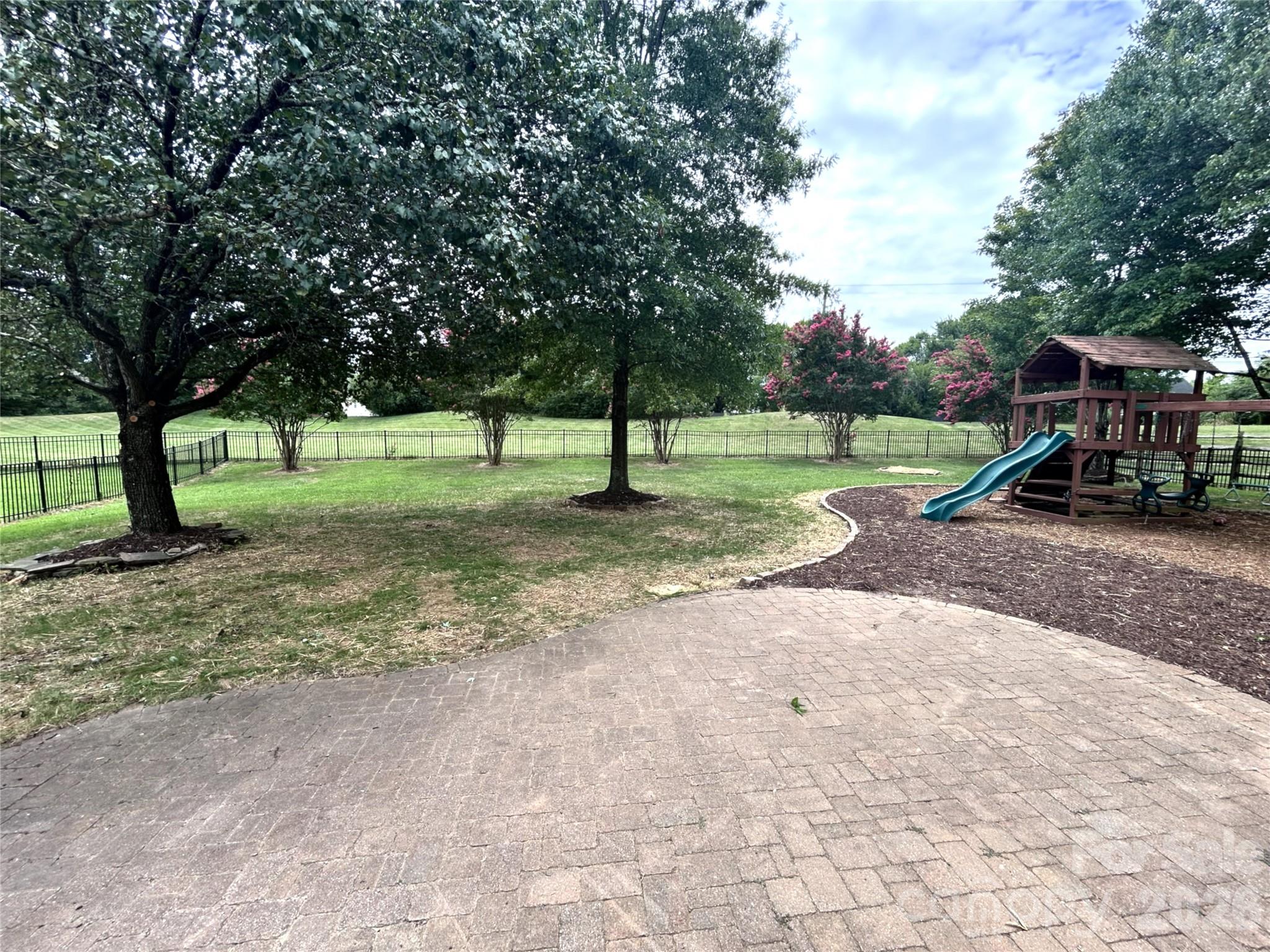 2127 Copperplate Road — Charlotte