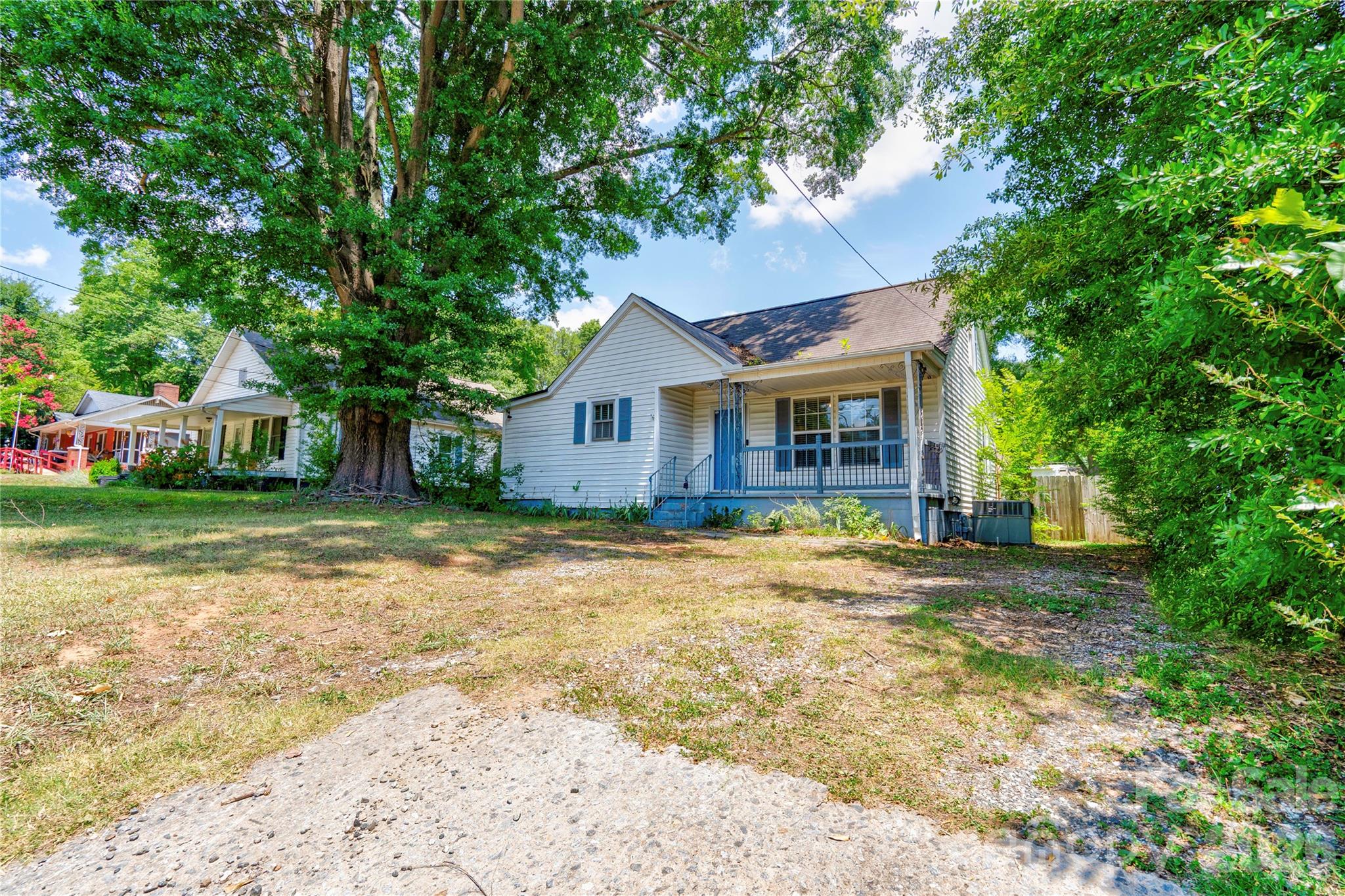 811 Kings Road — Shelby