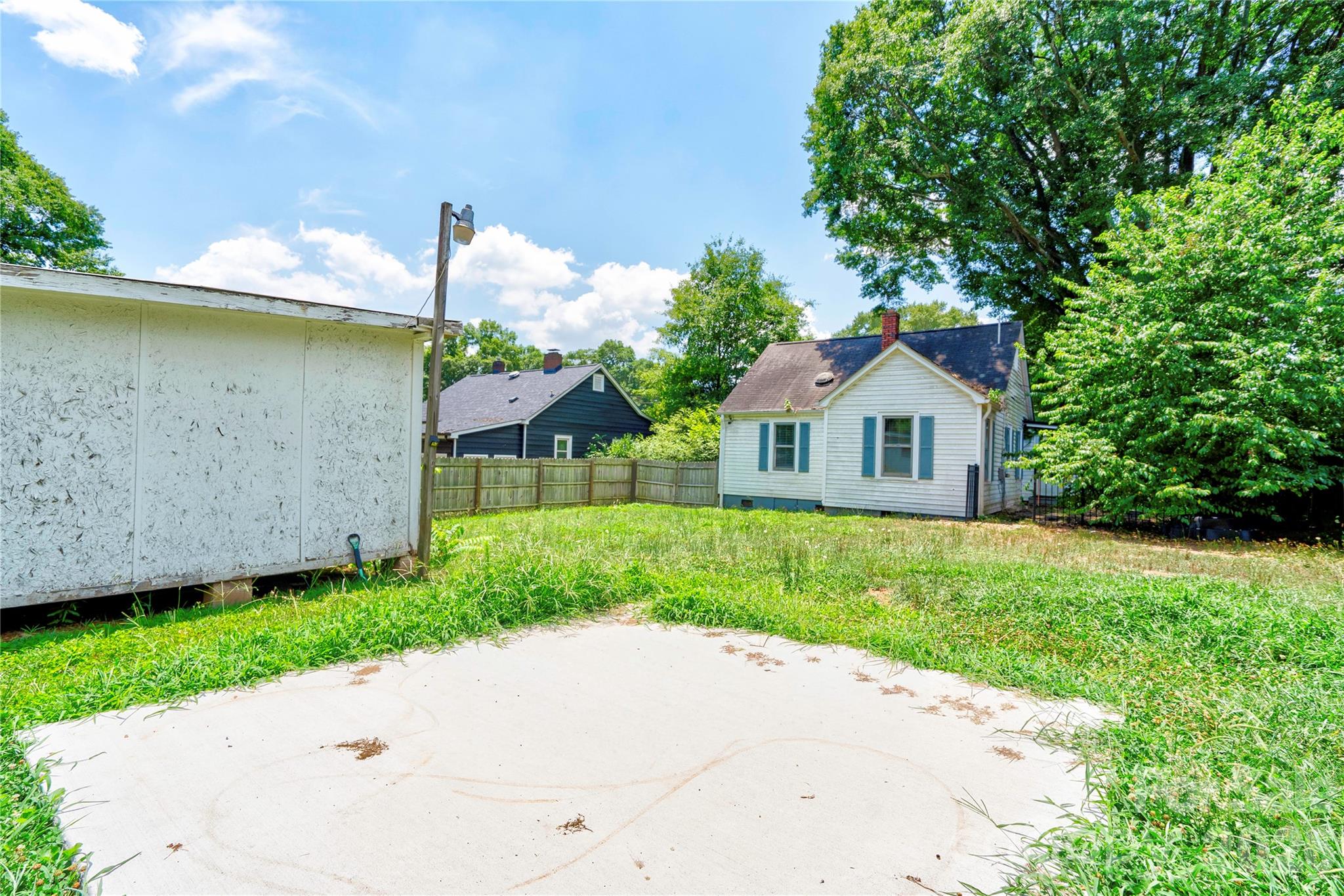 811 Kings Road — Shelby